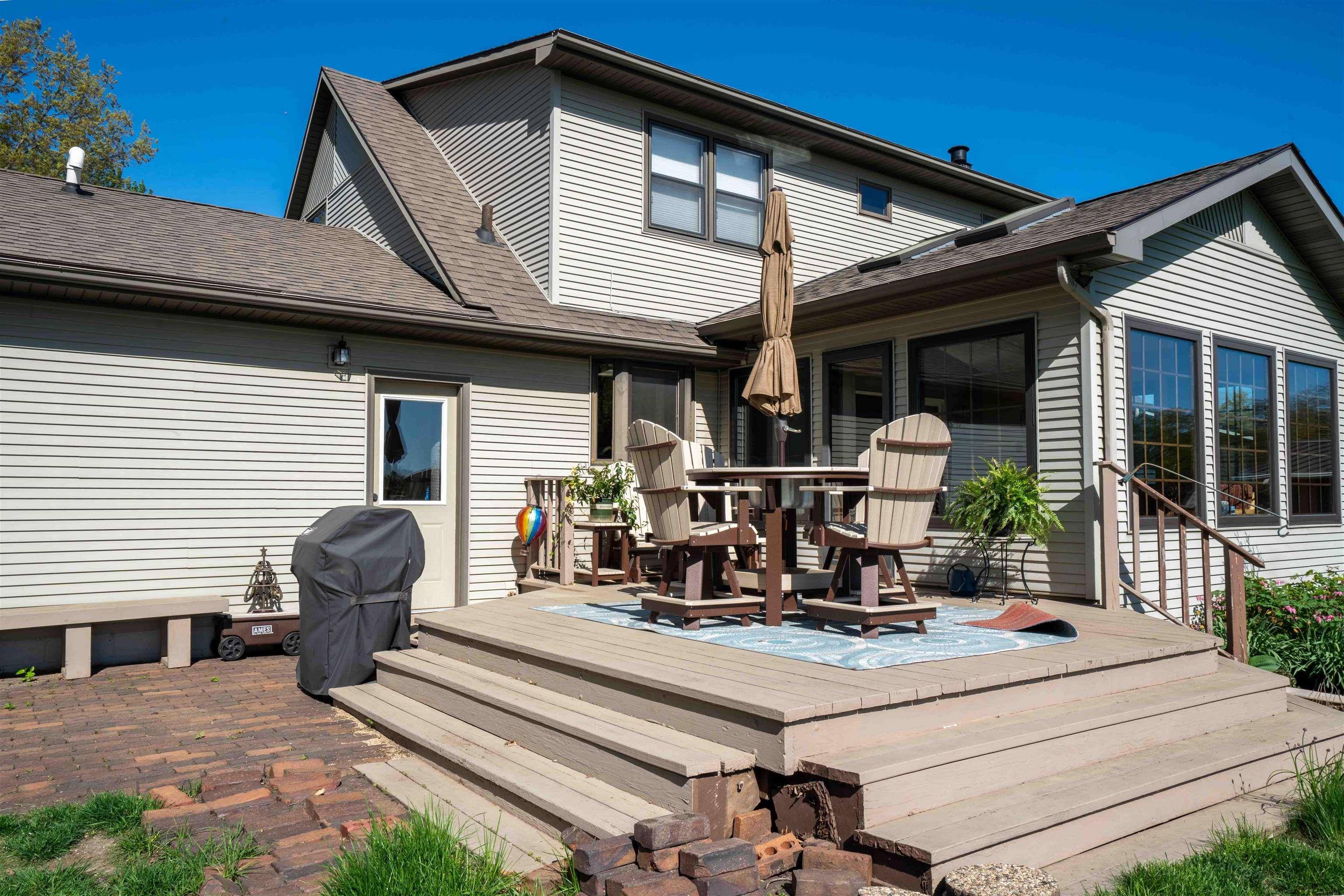 Cedar Falls, IA 50613,3922 Carlton DR