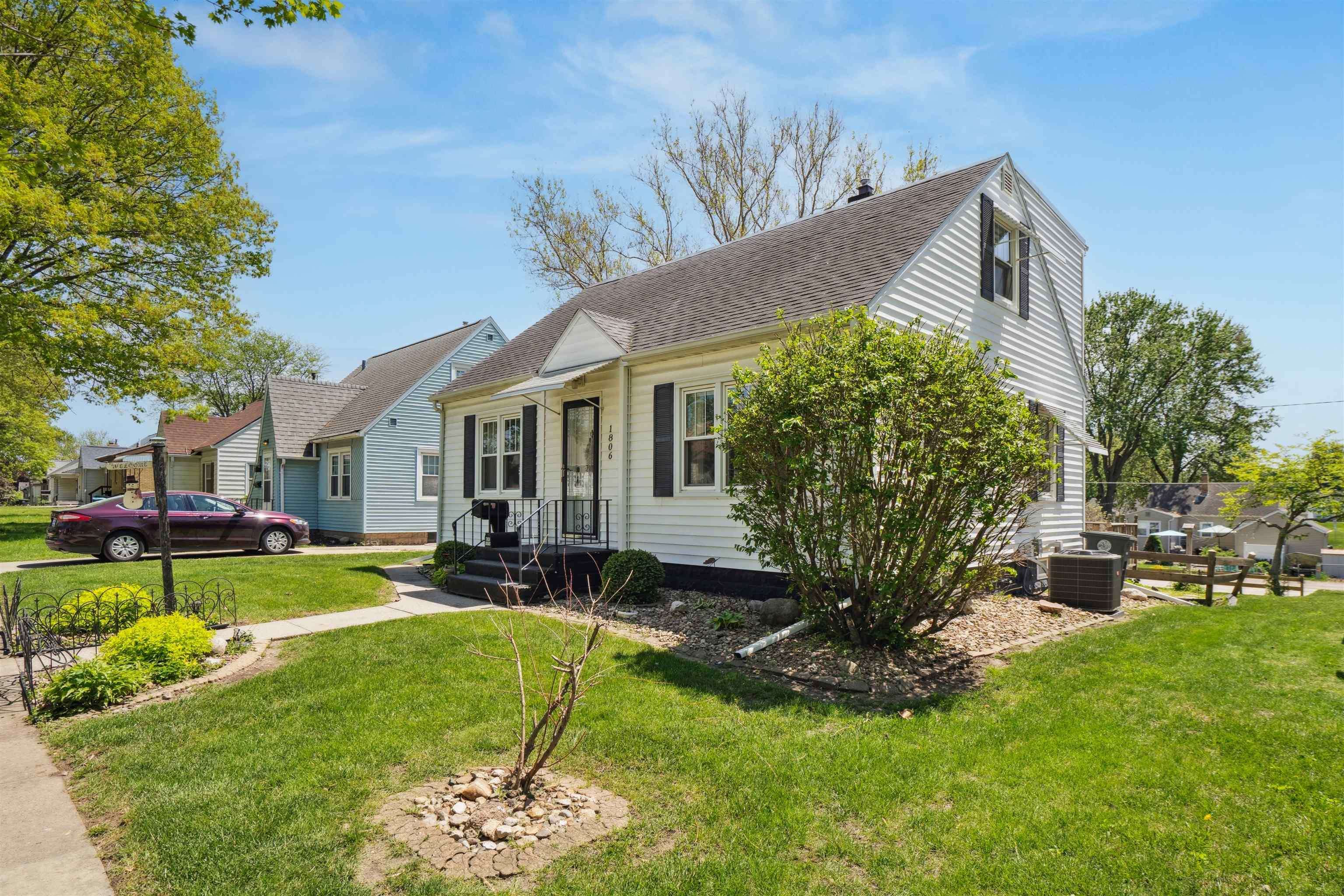 Waterloo, IA 50702,1806 Forest