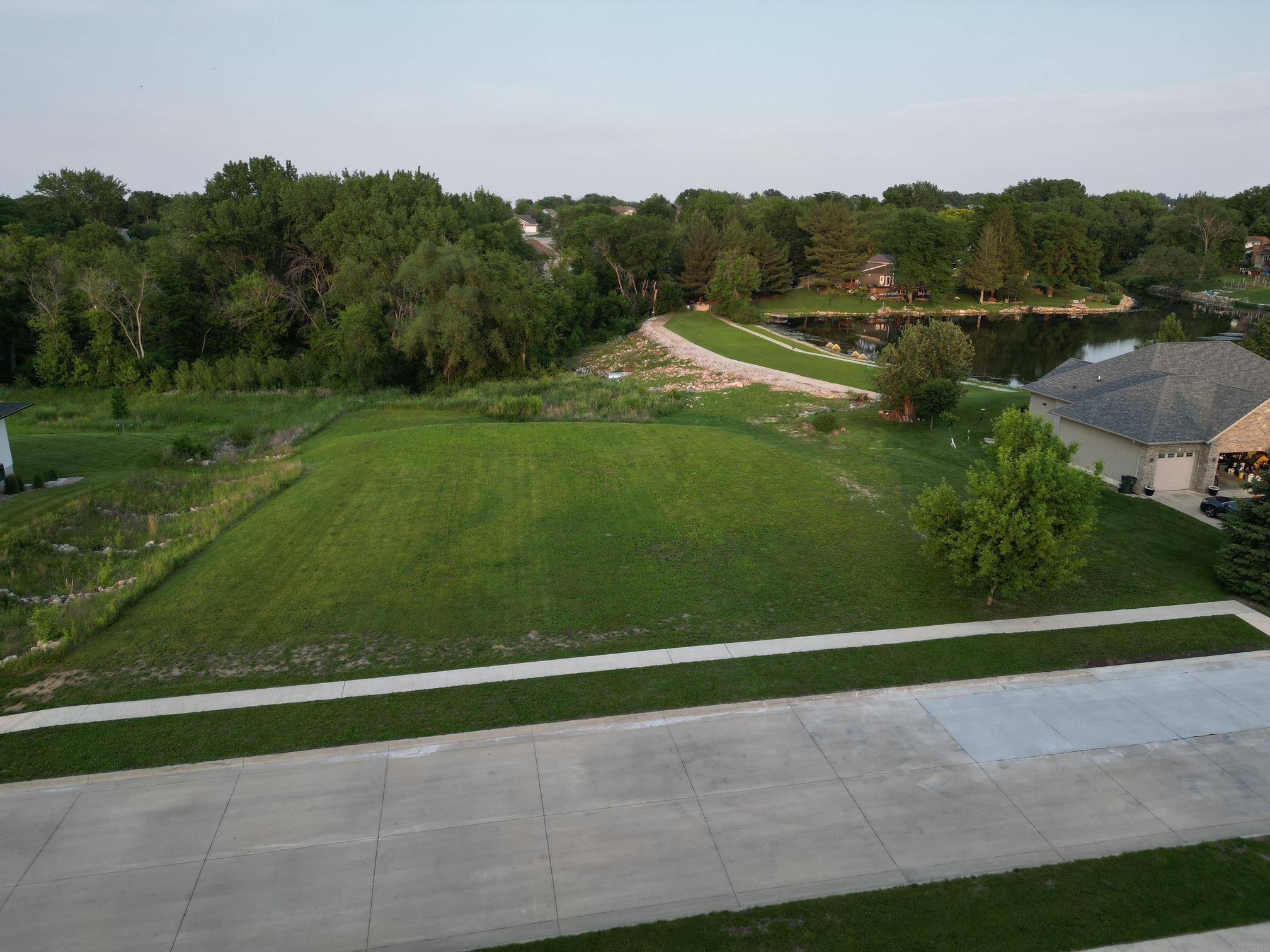 Cedar Falls, IA 50613,1025 Lakeshore DR