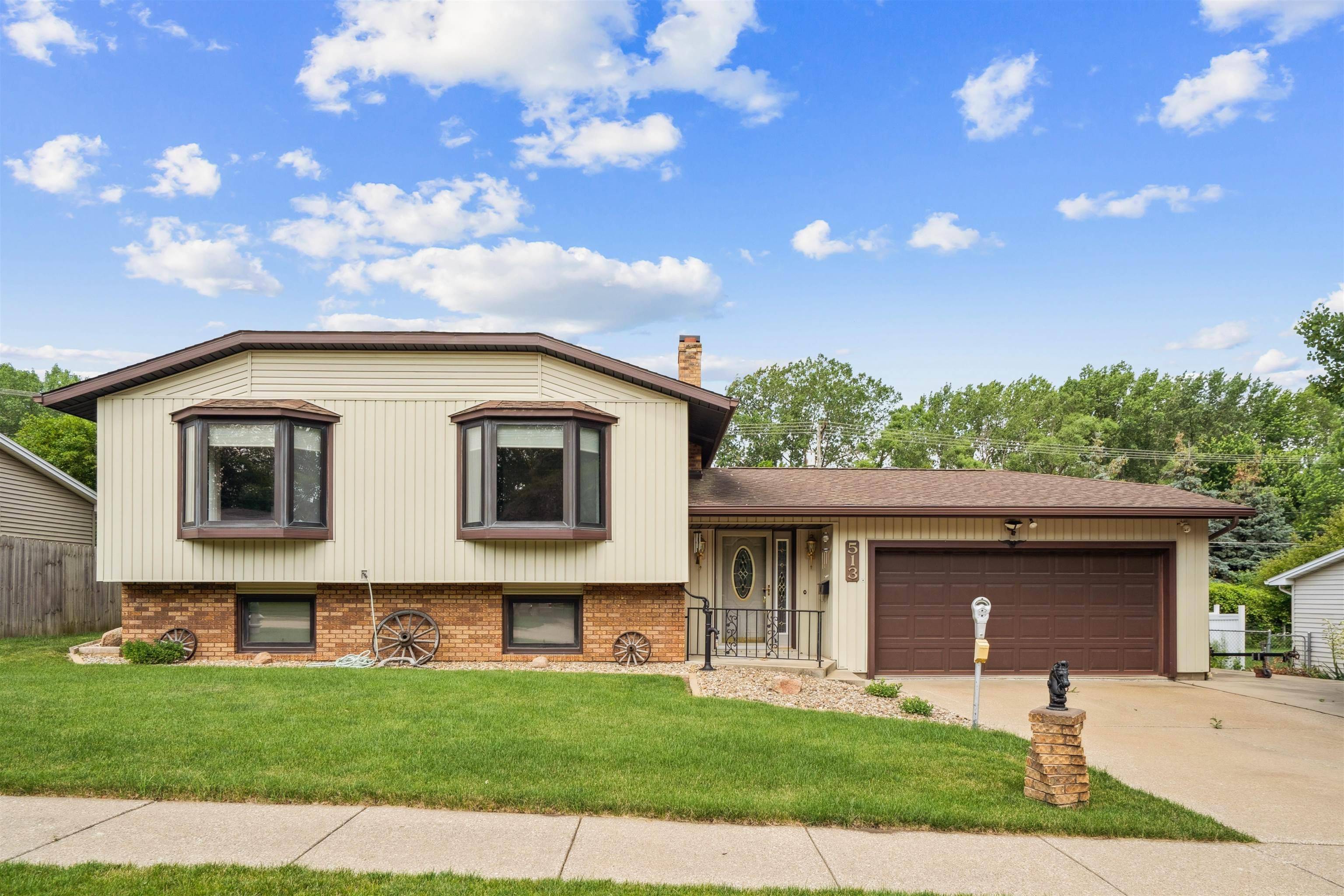 Cedar Falls, IA 50613,513 Barbara DR