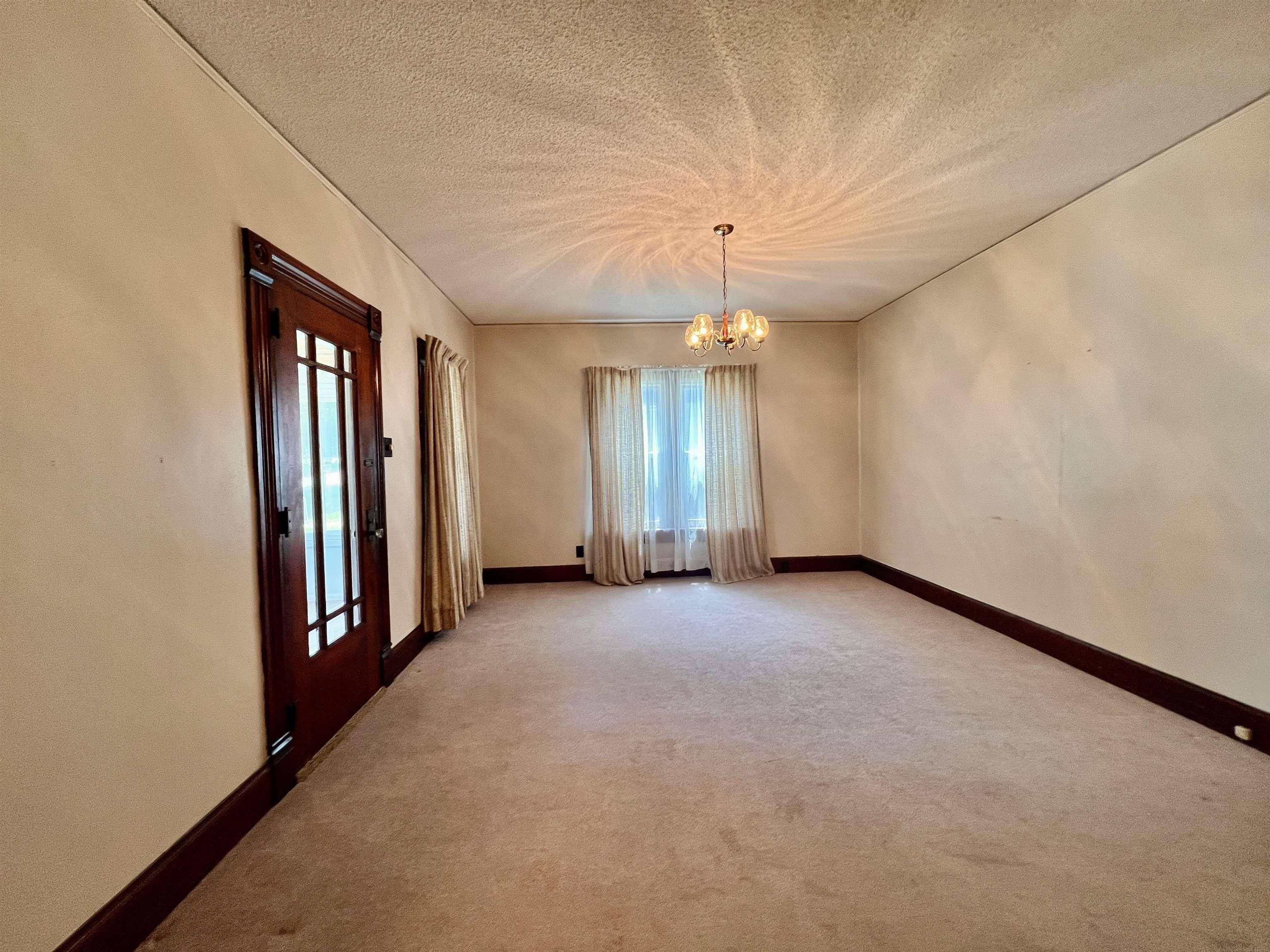 Reinbeck, IA 50669,303 Broad ST