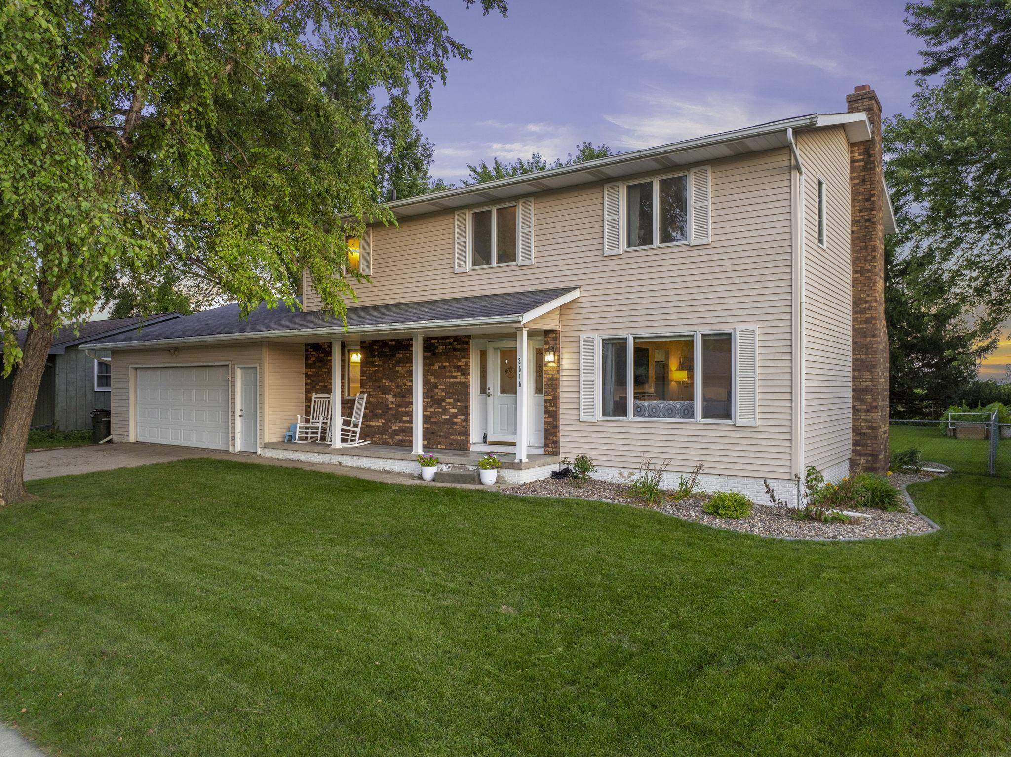 Waterloo, IA 50701,3010 Violet DR