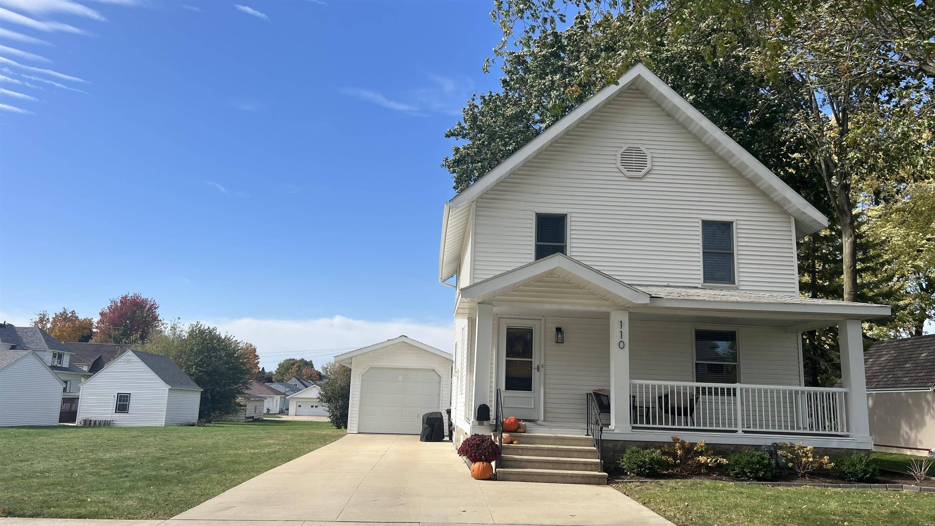 New Hampton, IA 50659,110 N Maple AVE