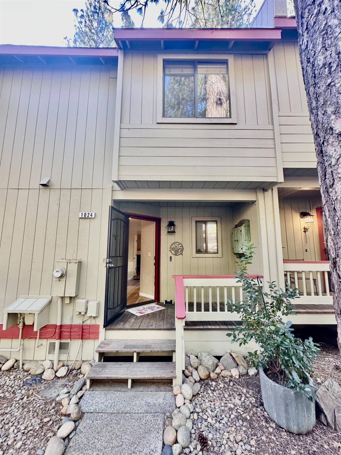 Arnold, CA 95223,1024 Manuel RD