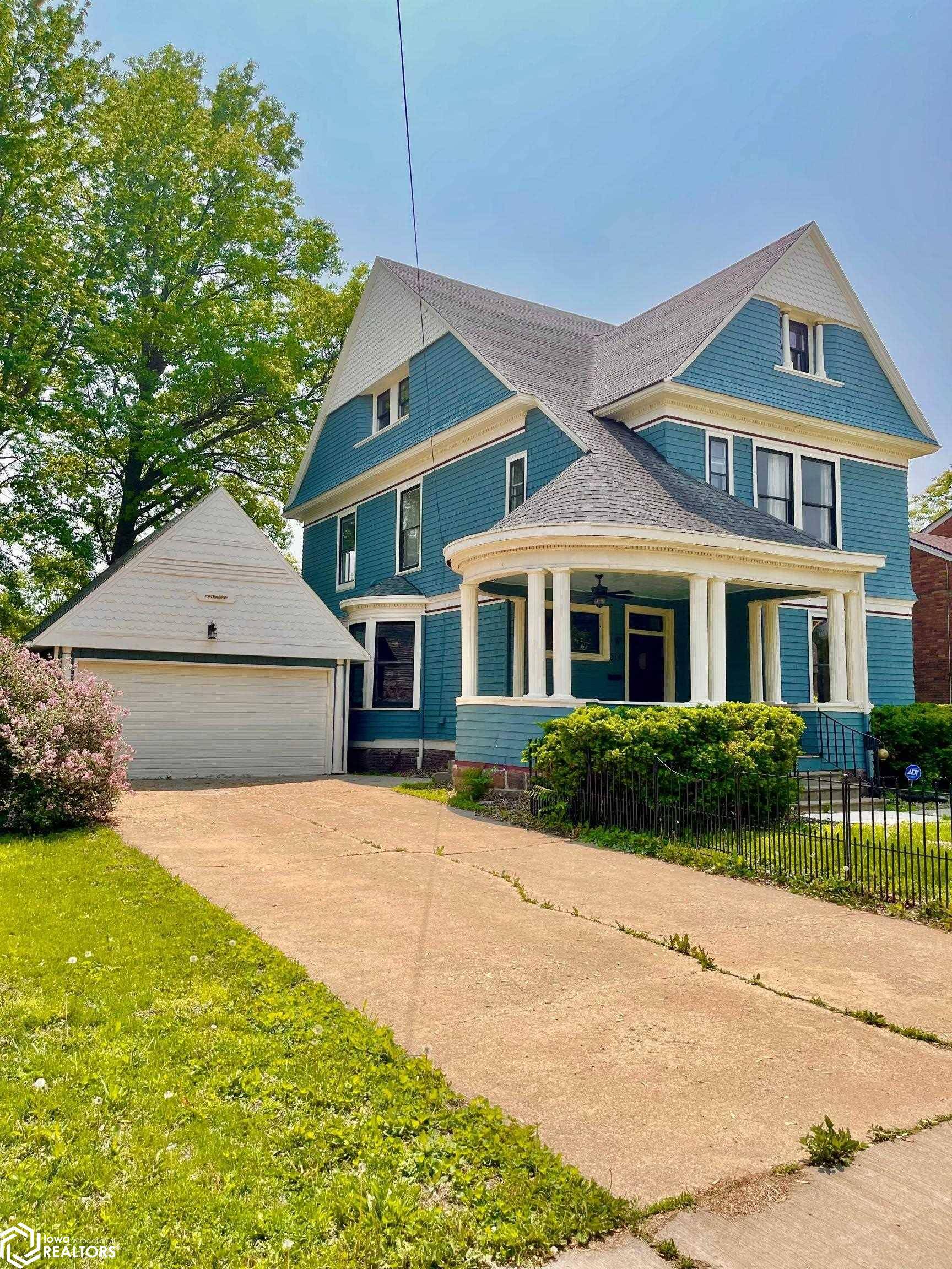 Centerville, IA 52544,514 W State St