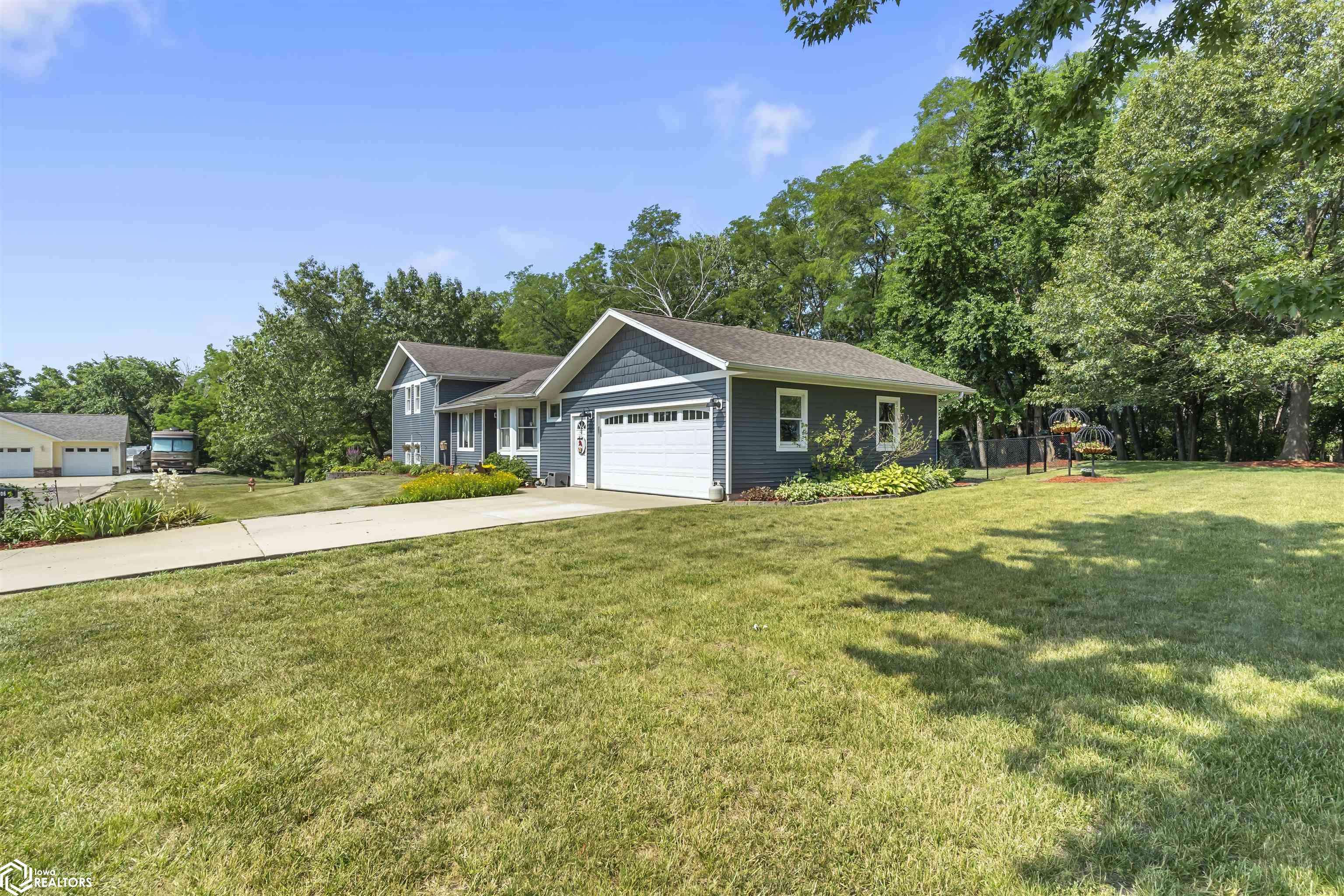 New London, IA 52645,106 Hickory Cir