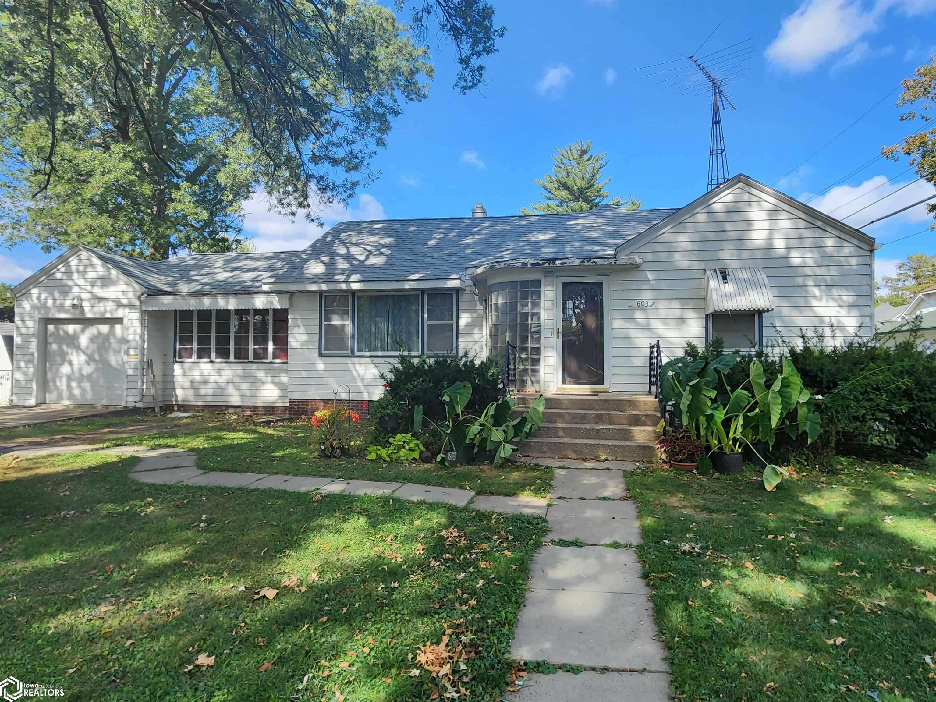 Creston, IA 50801,603 W Prairie St