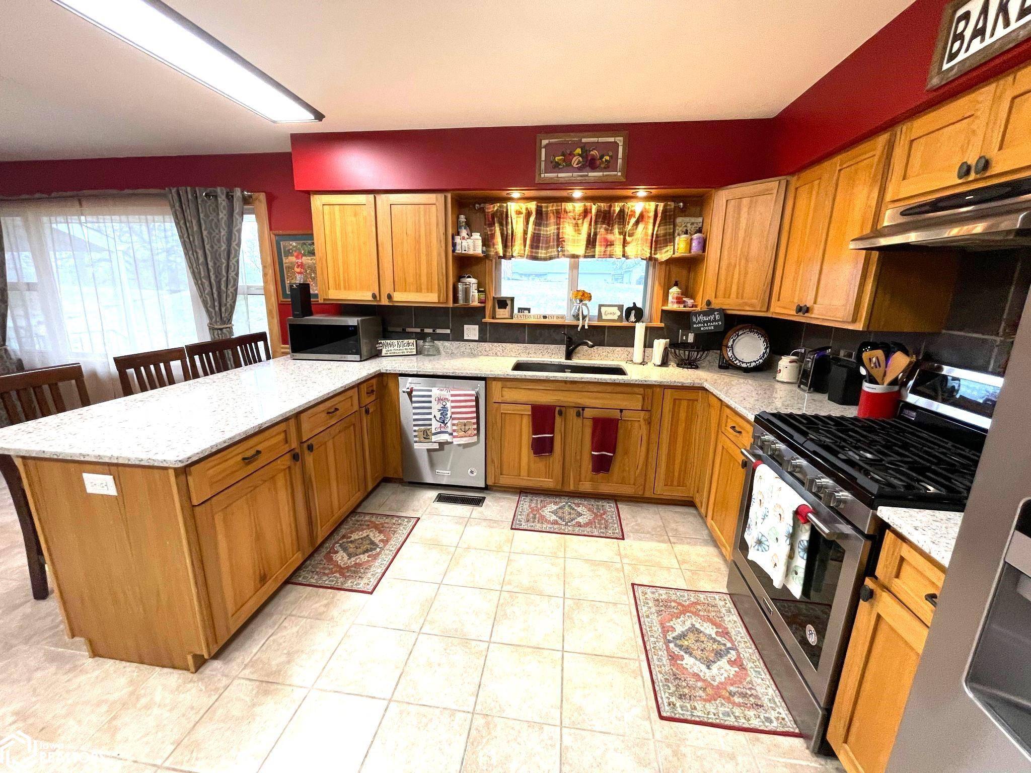 Centerville, IA 52544,817 W Maple St