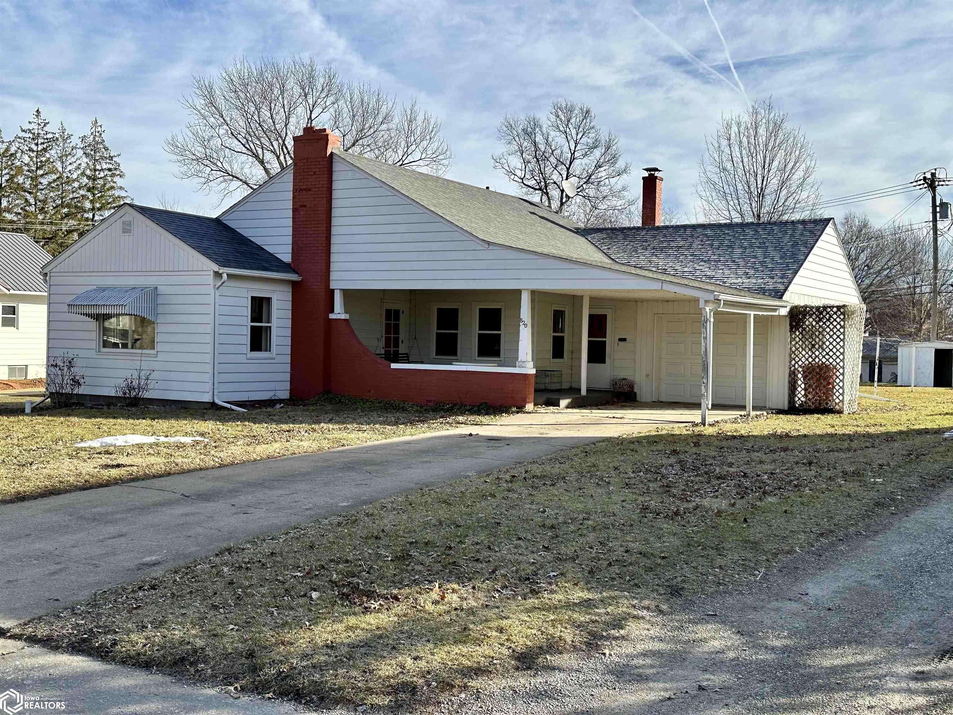 Chariton, IA 50049,820 N Grand St