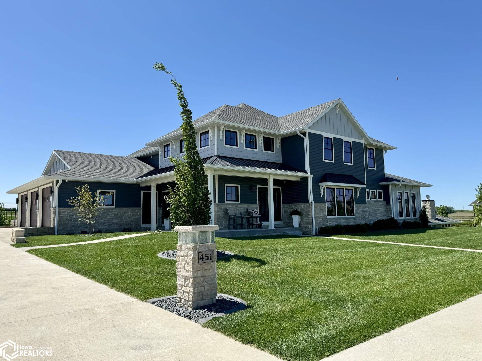 Carroll, IA 51401,451 Deer Creek Ln