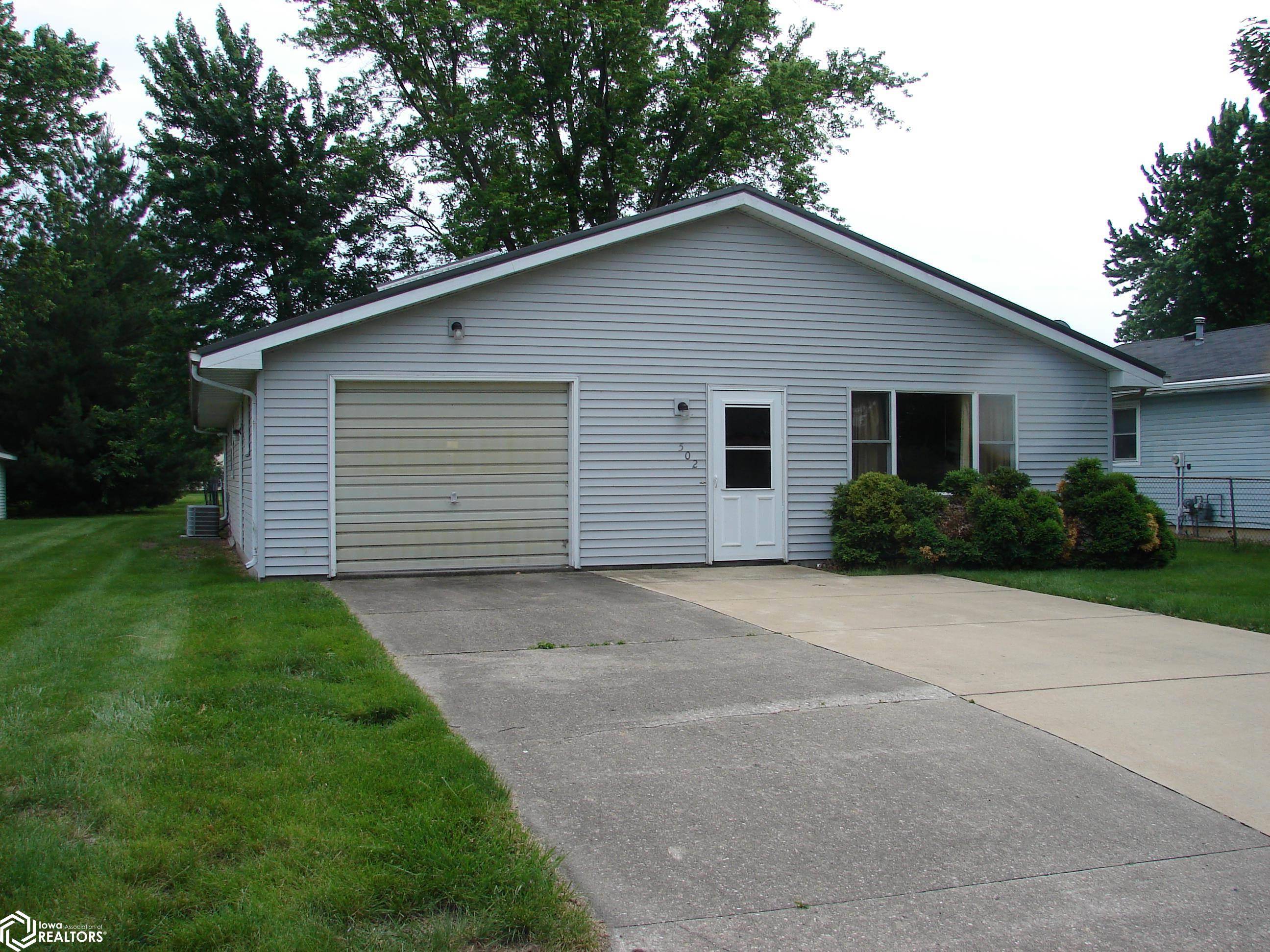 Mount Pleasant, IA 52641,502 E Harlan St