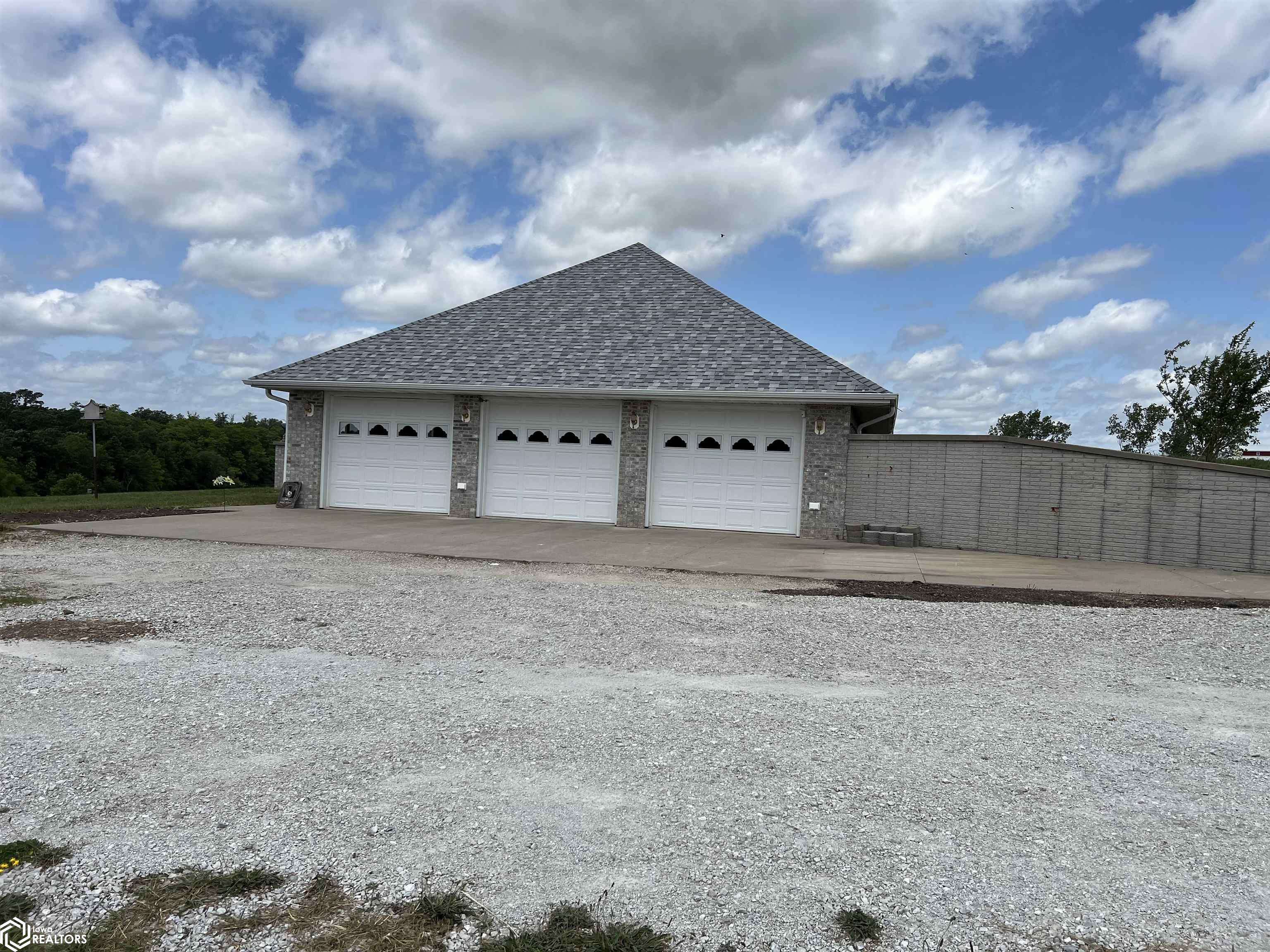Chariton, IA 50049,1024 495th St