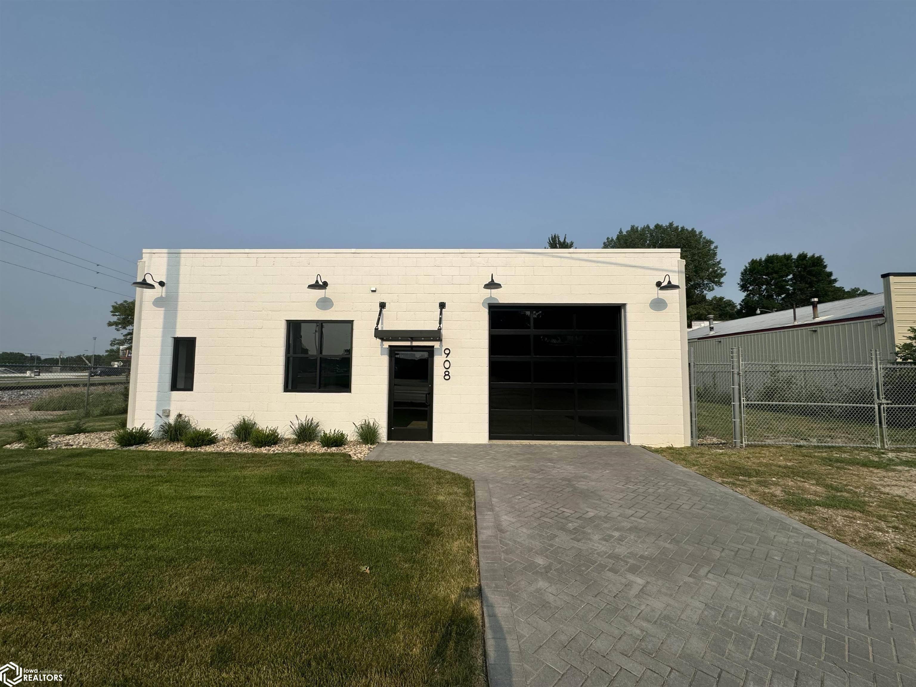 Clear Lake, IA 50428,908 N 8th Street
