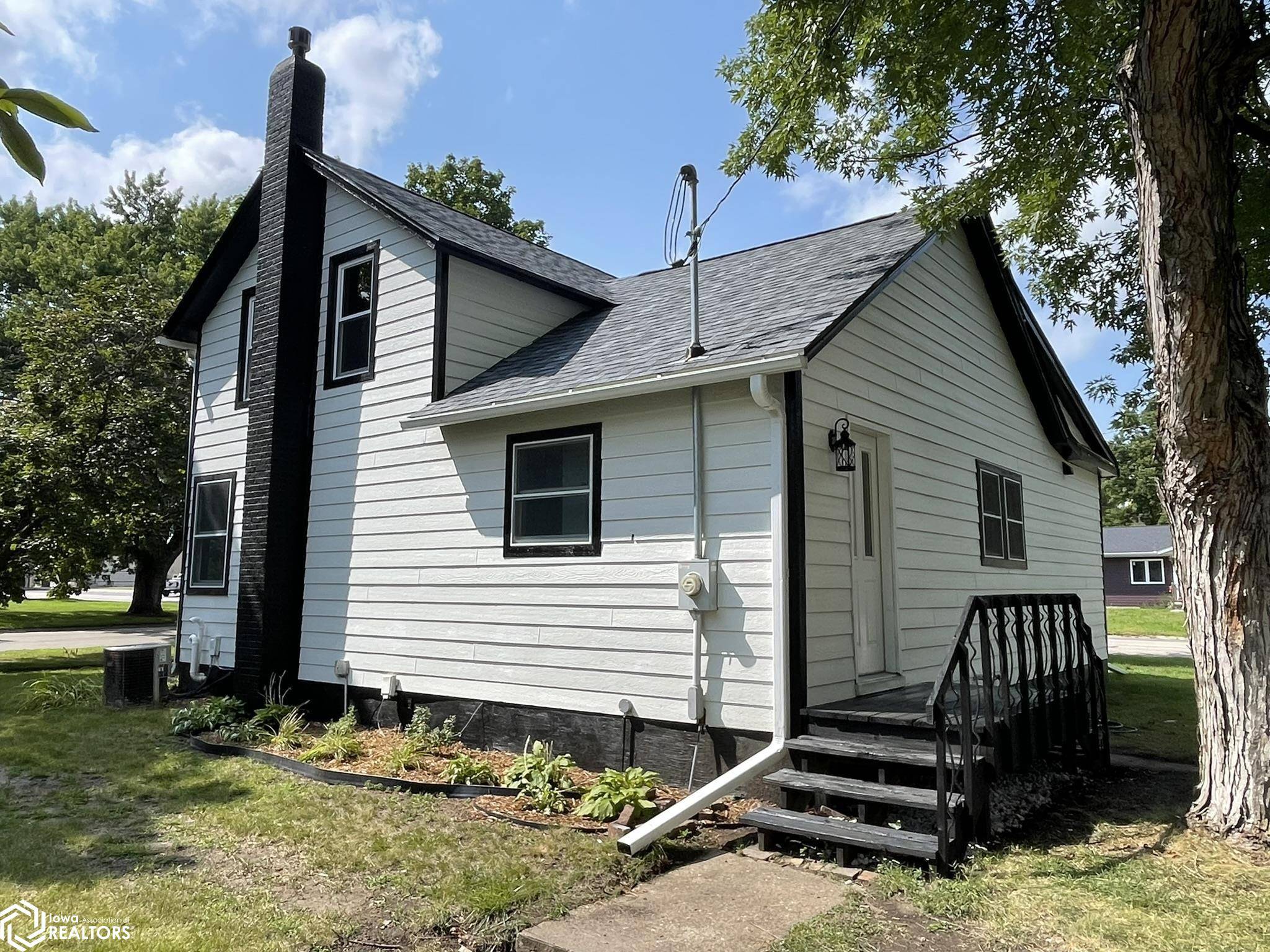 Humboldt, IA 50548,101 3rd St S