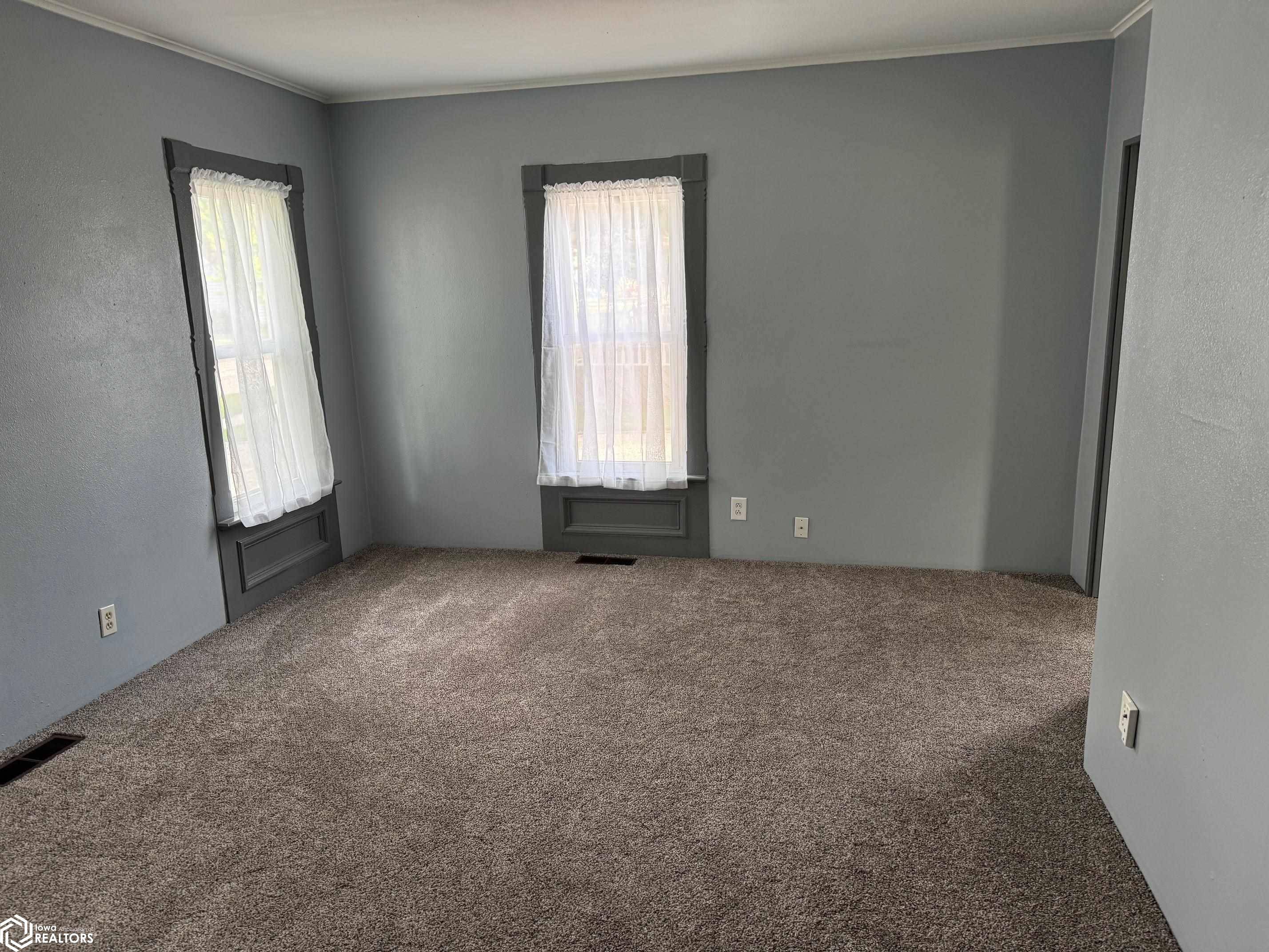 Whittemore, IA 50598,517 7th St