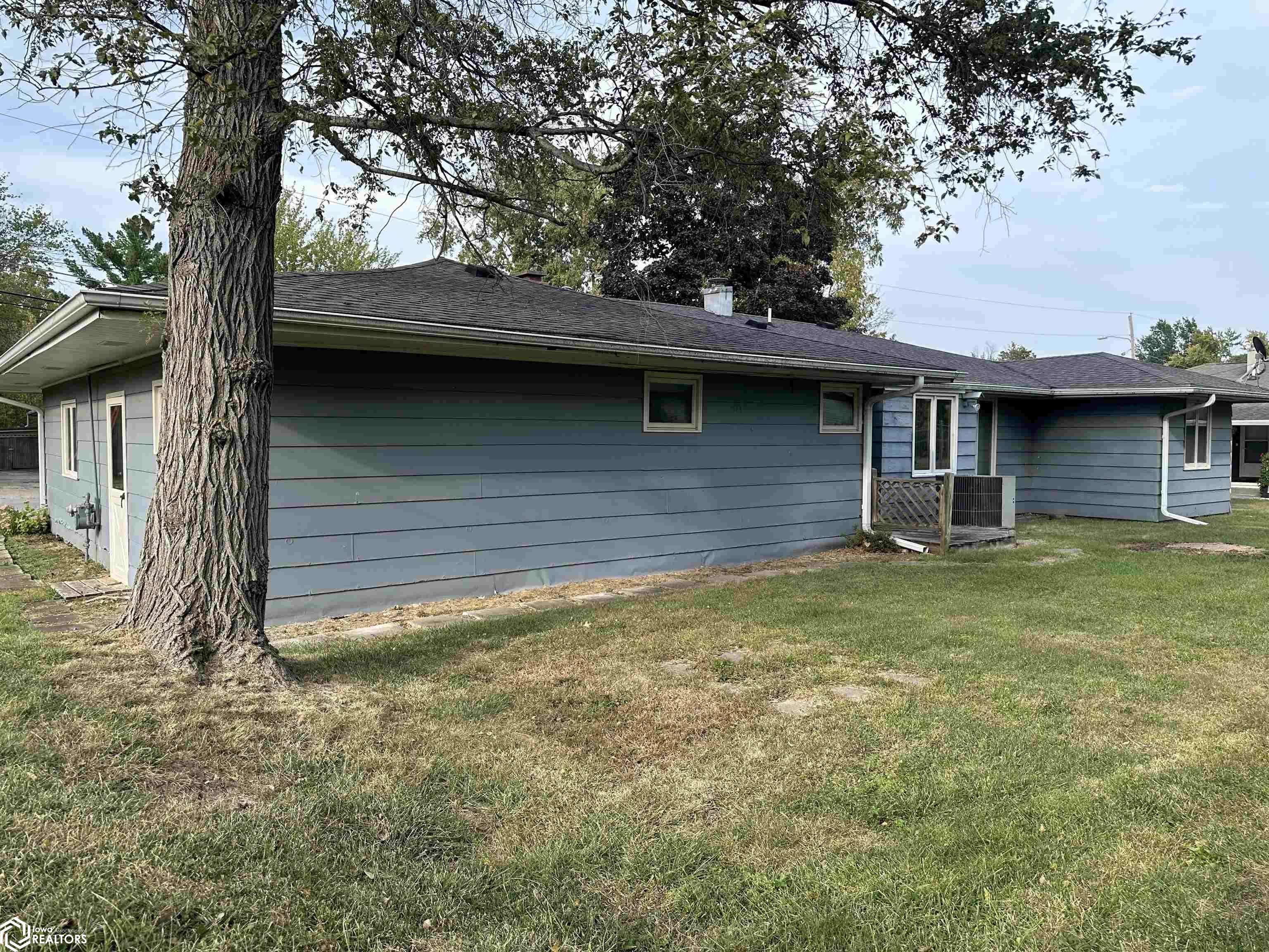 Chariton, IA 50049,814 Lucas Ave