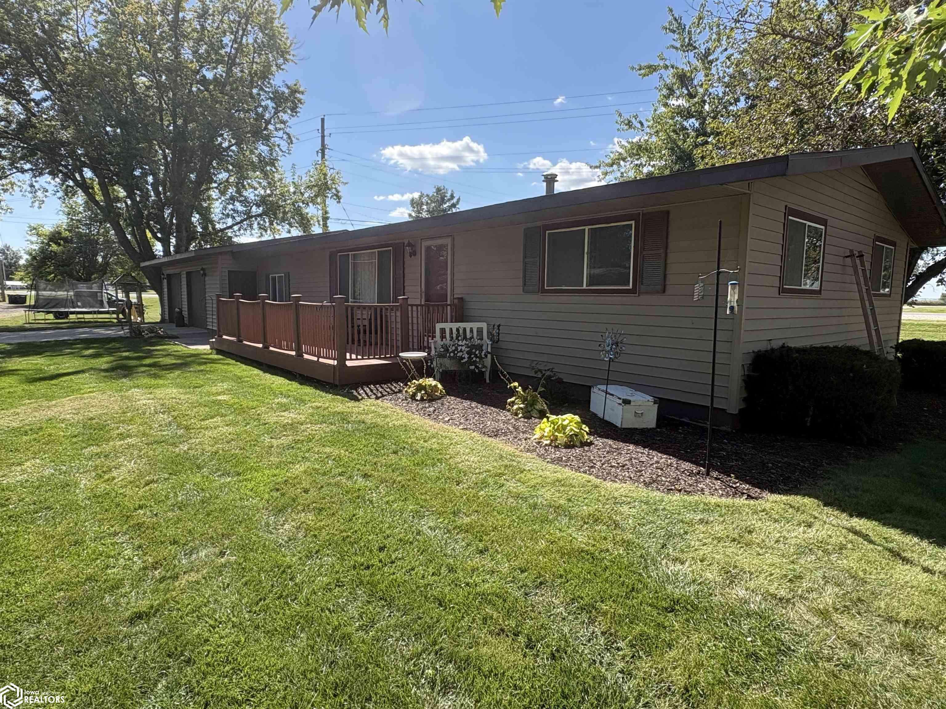 Wapello, IA 52653,243 S Cedar St
