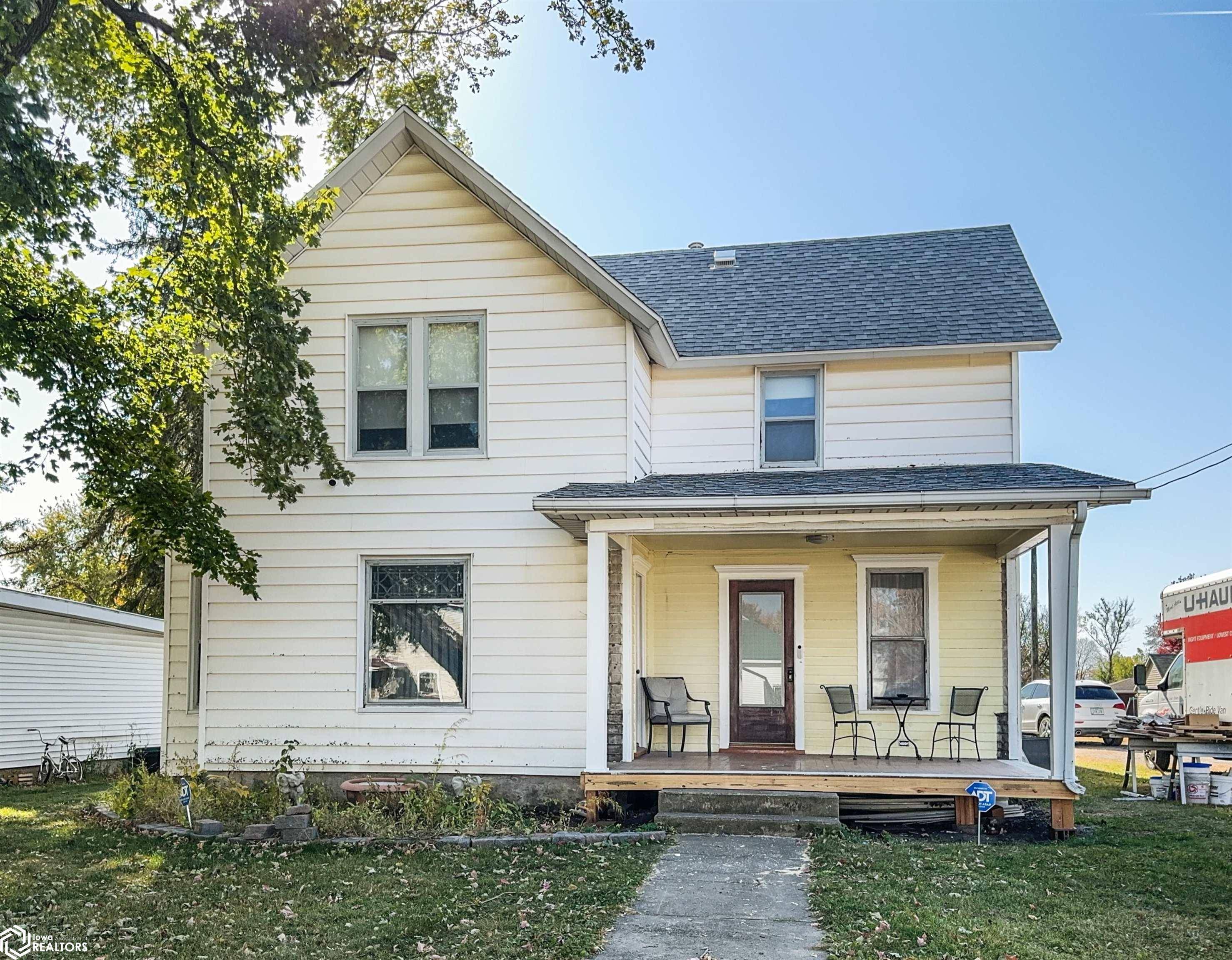 Dumont, IA 50625,407 1st St