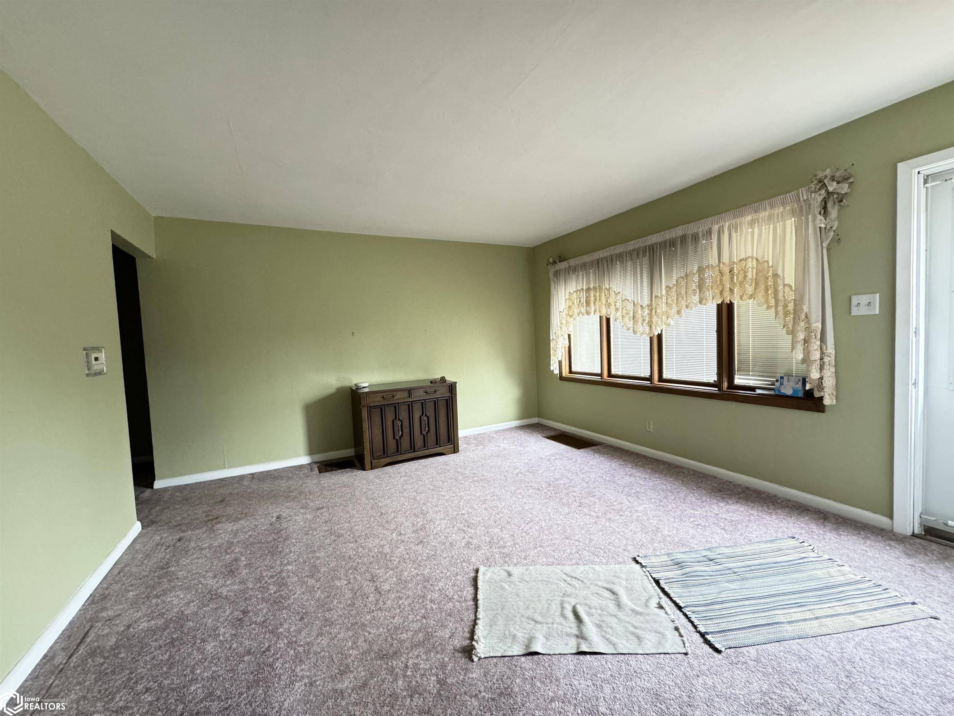 Webster City, IA 50595,417 W Curve Dr