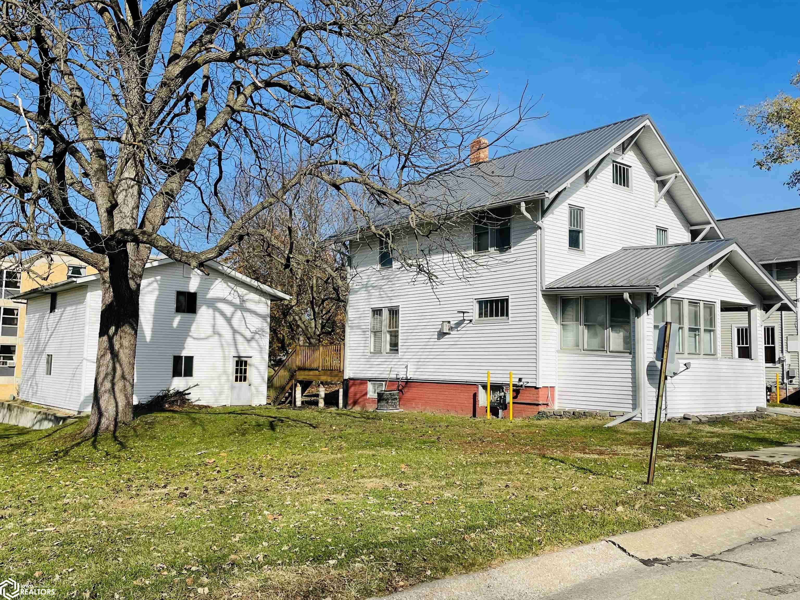 Mount Pleasant, IA 52641,207 W Franklin St