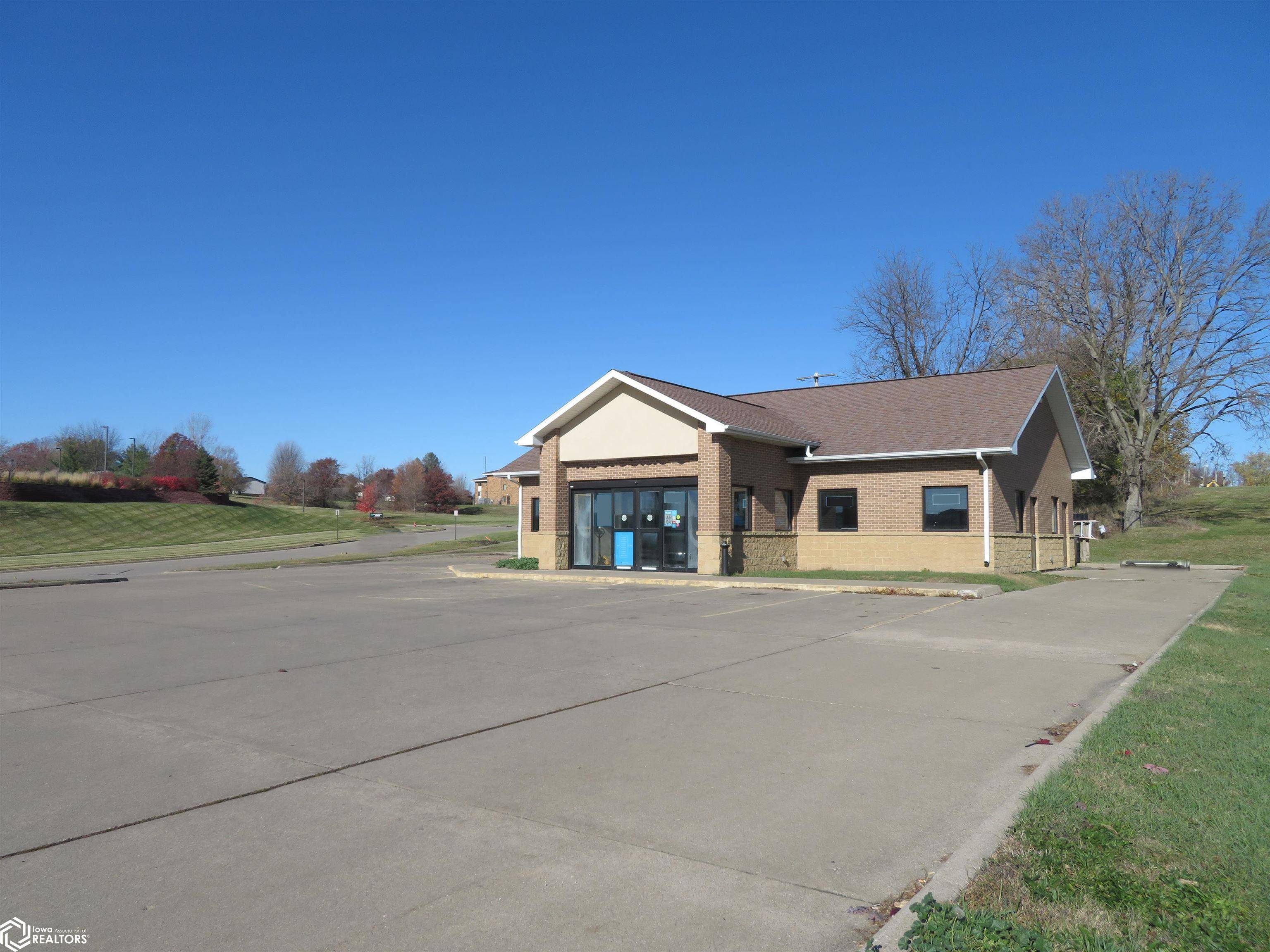 Marshalltown, IA 50158,125 W Merle Hibbs Blvd