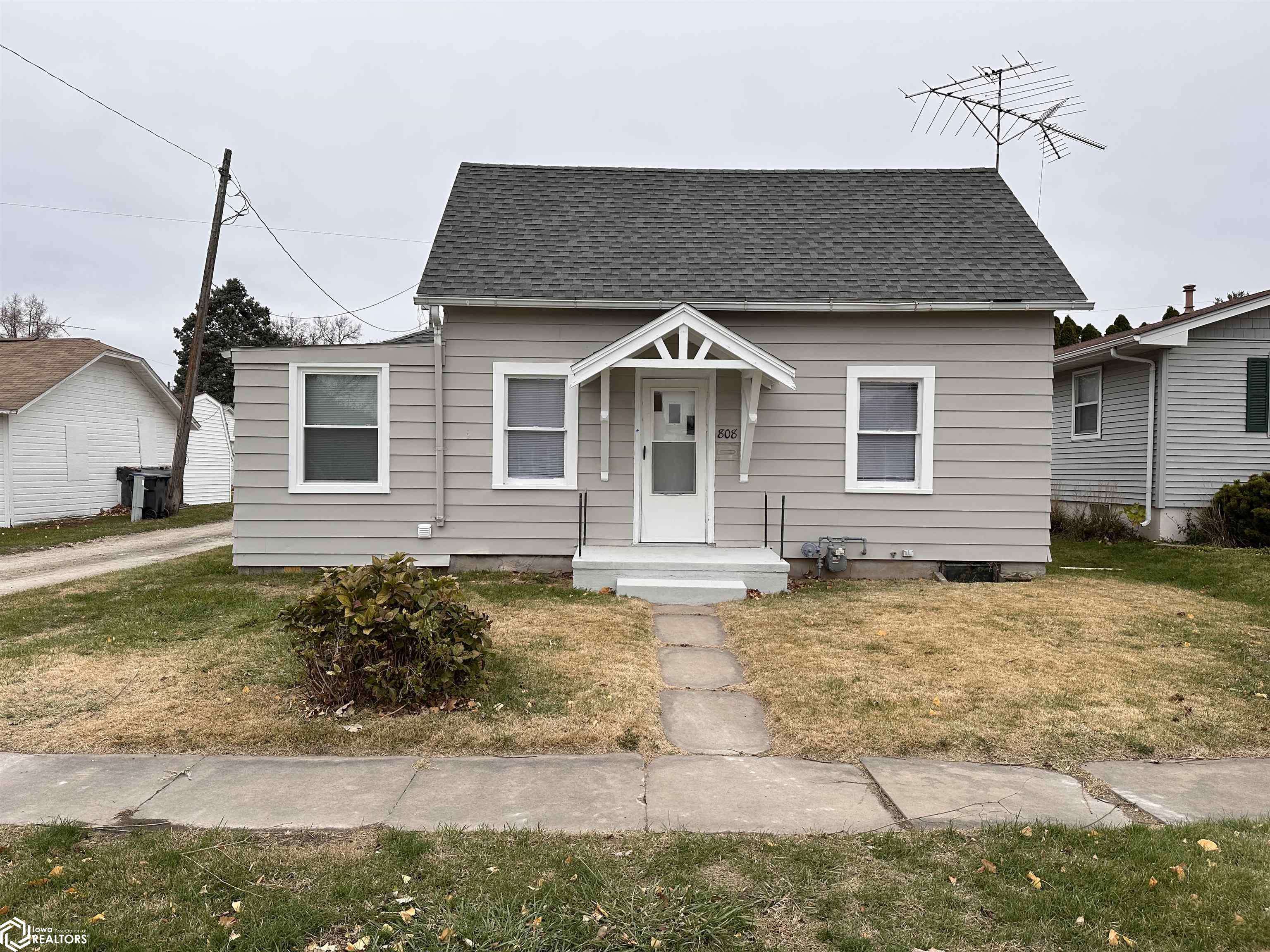 Burlington, IA 52601,808 Whitewood St