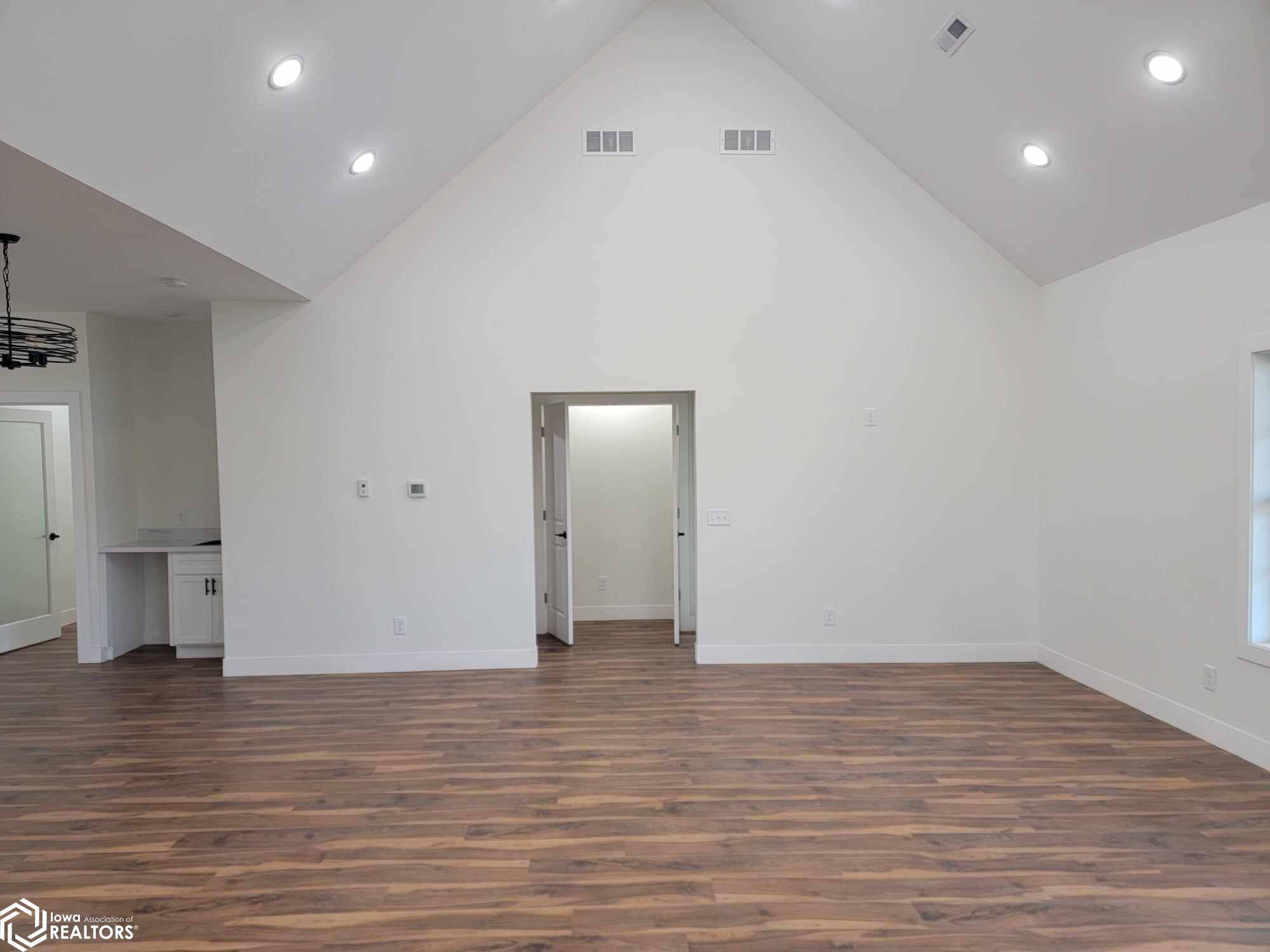 Centerville, IA 52544,2003 Drake Ave
