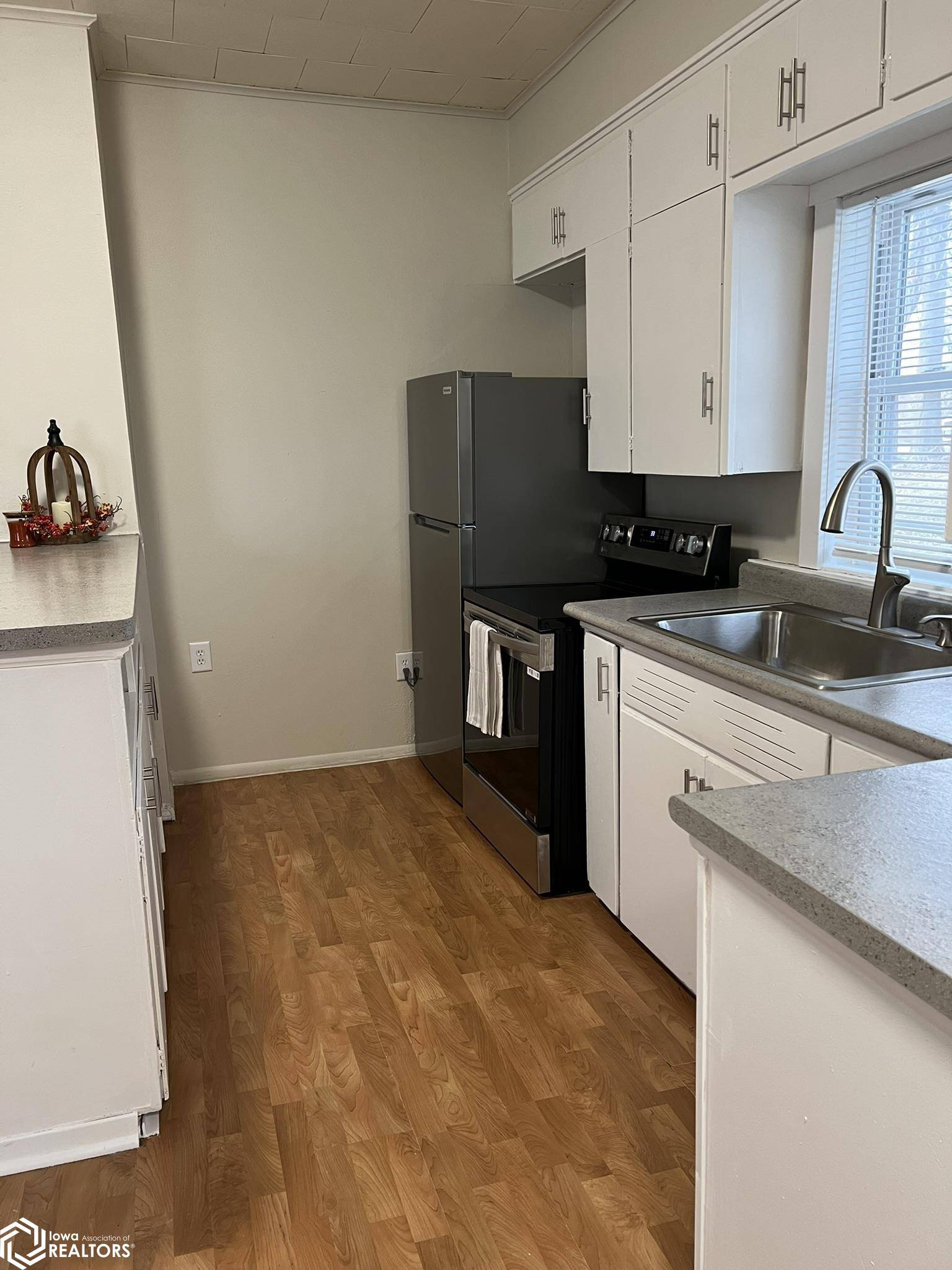 Osceola, IA 50213,301 W Clay St