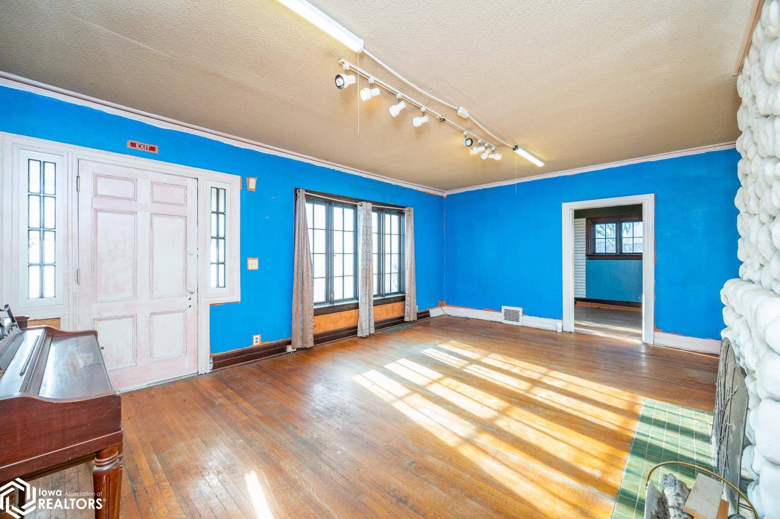 Osceola, IA 50213,115 W Mclane St
