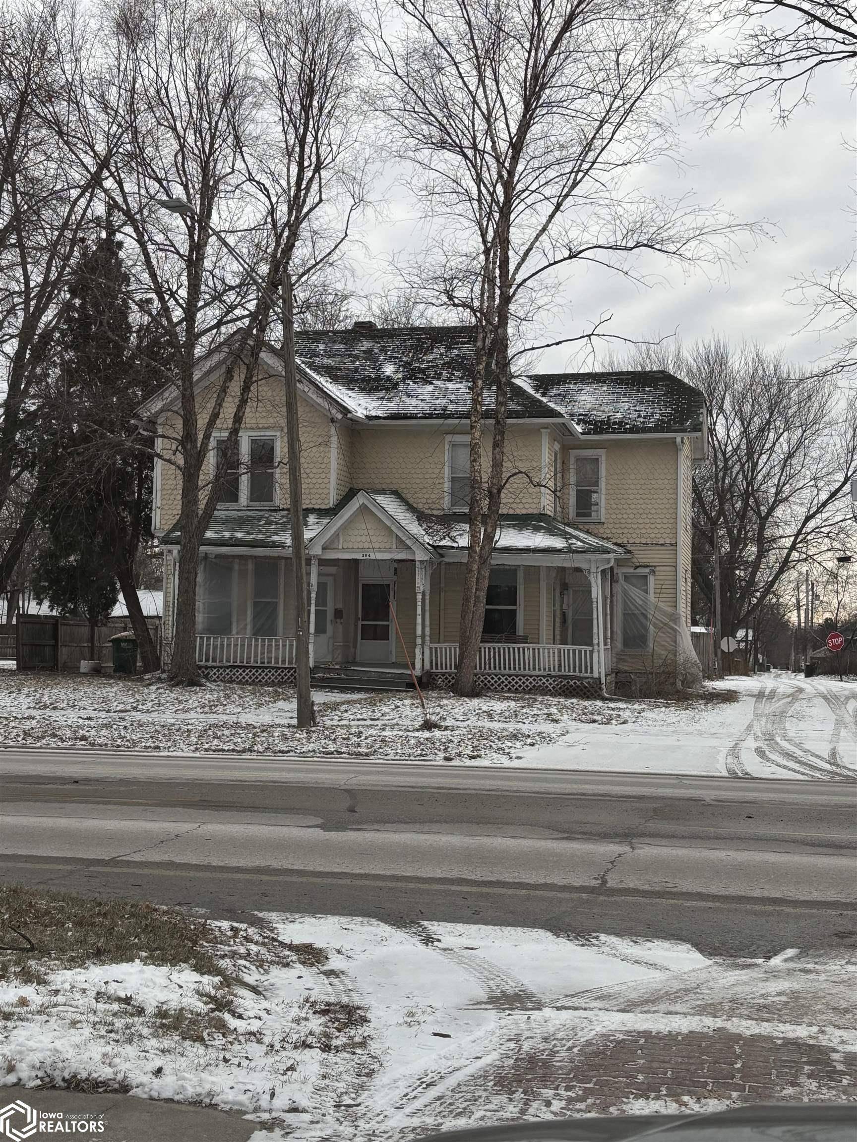 Fairfield, IA 52556,304 E Burlington Ave
