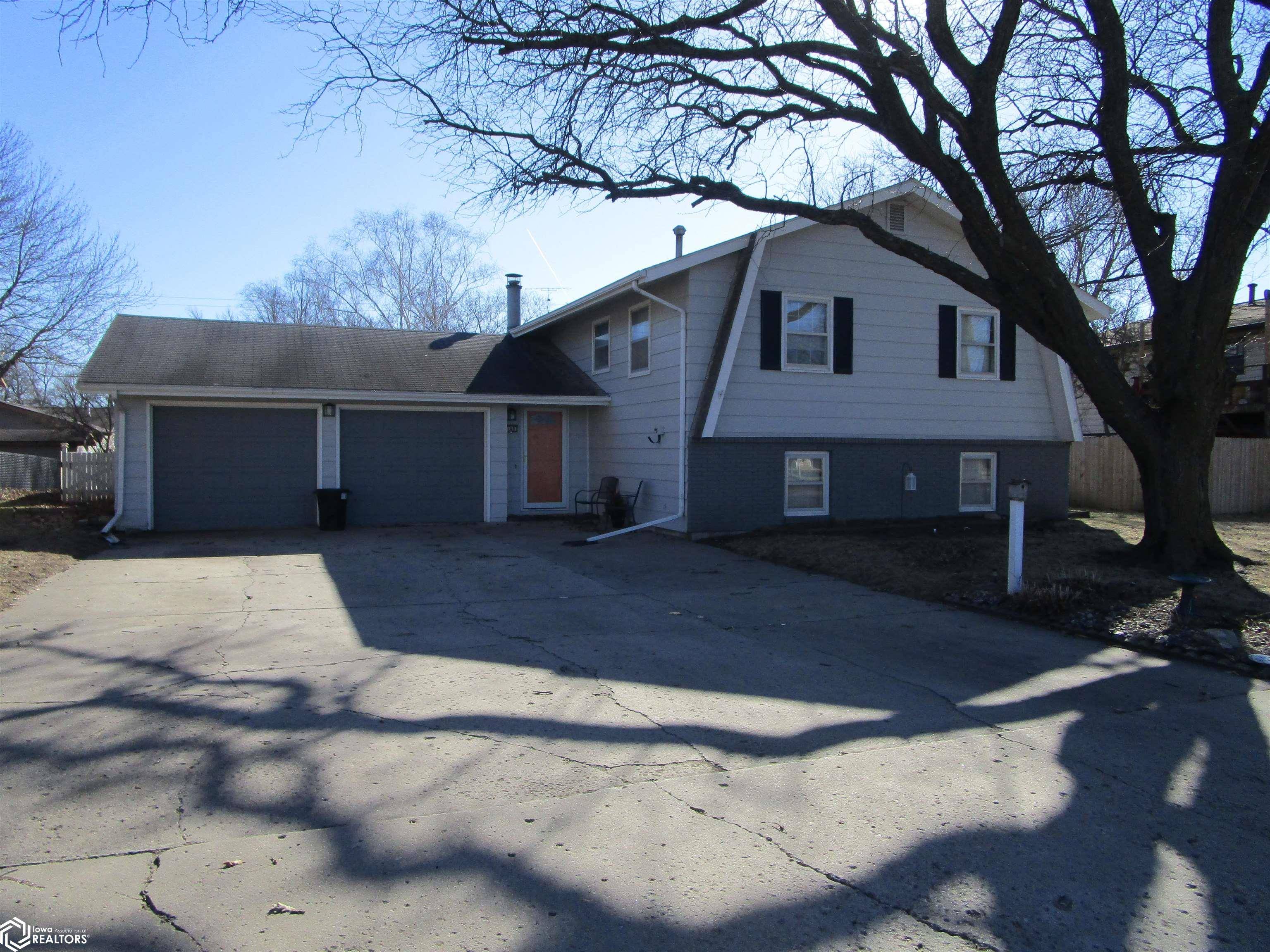 Iowa Falls, IA 50126,108 Meadow Ln