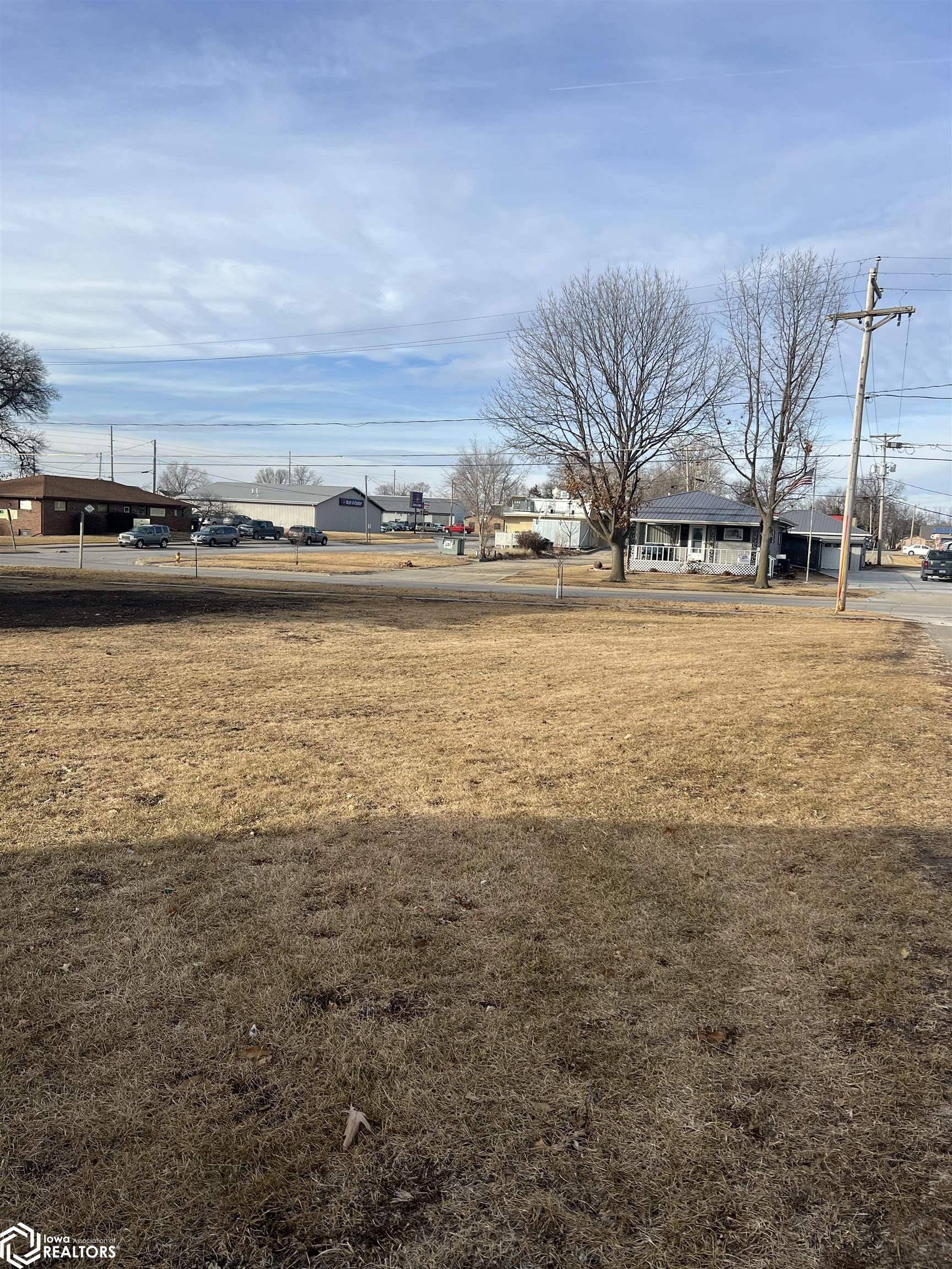 Oskaloosa, IA 52577-2009,1116 High Ave W