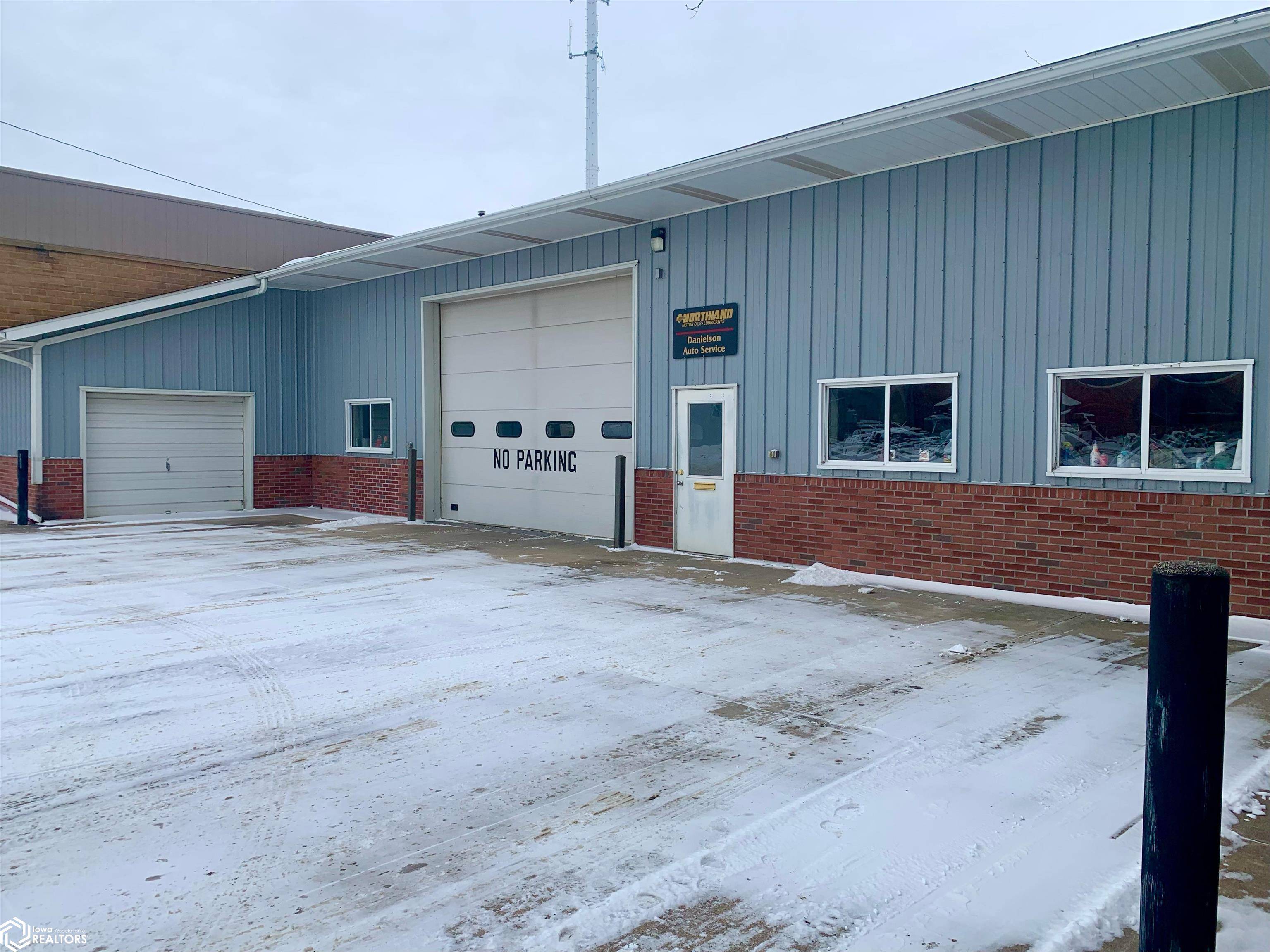 Jefferson, IA 50129,101 E Harrison St
