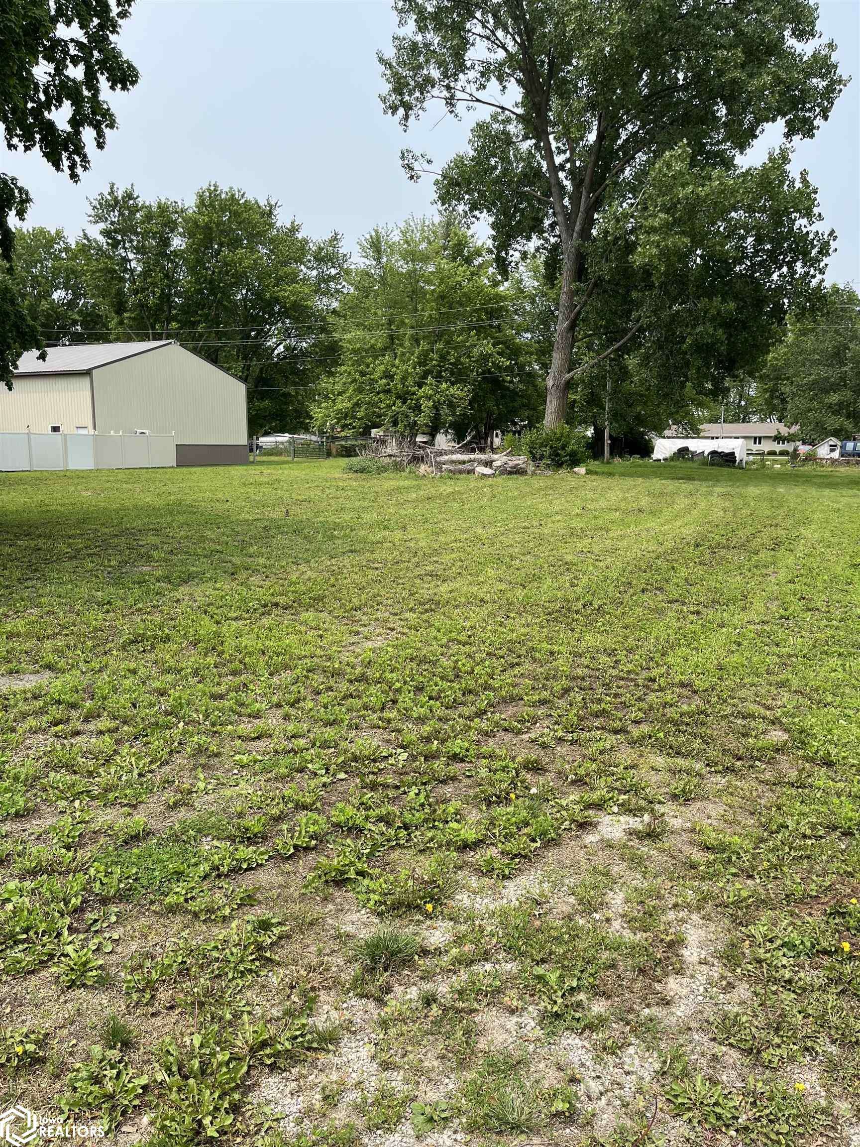 Humeston, IA 50123,413 Spring St