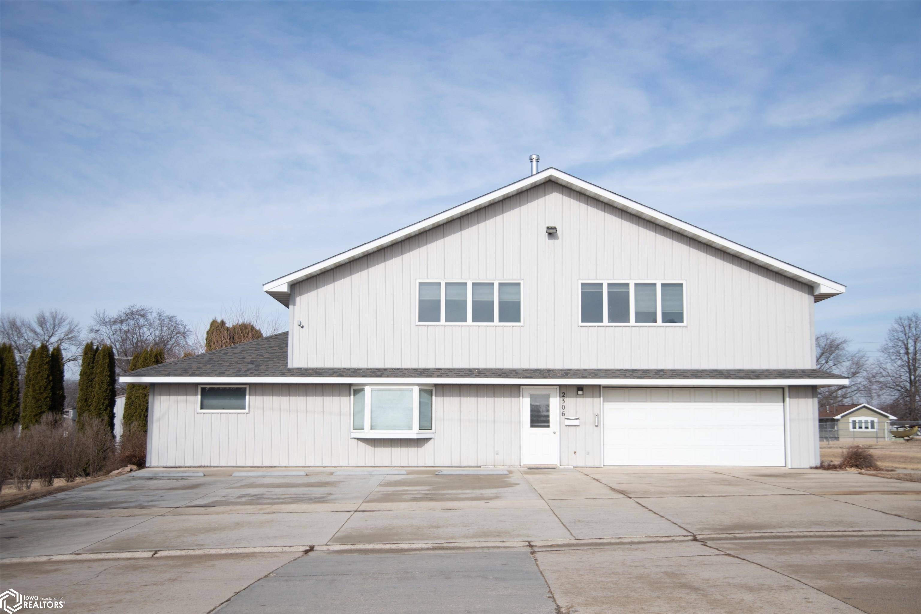Clear Lake, IA 50428,2306 3rd Ave S