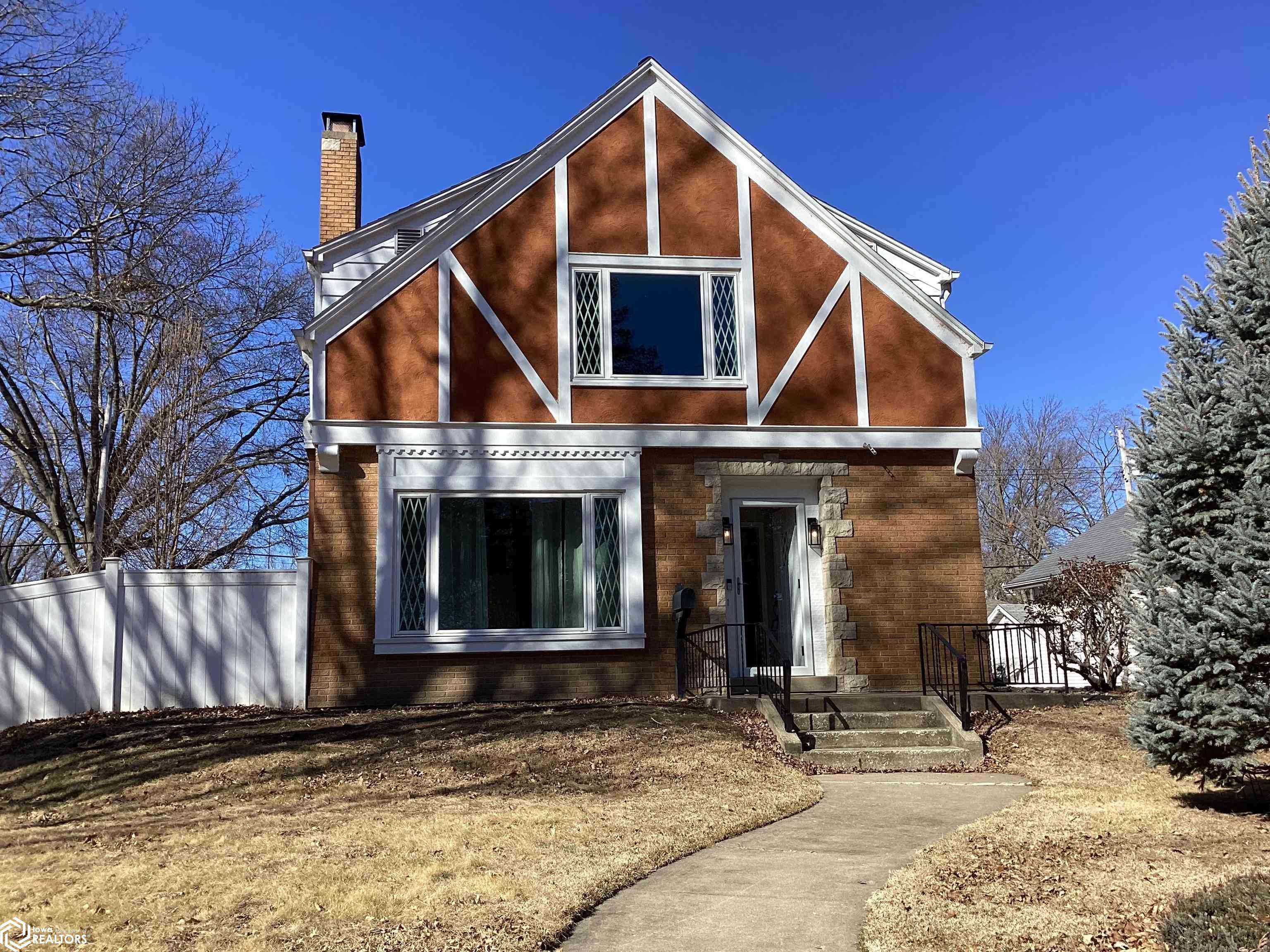 Burlington, IA 52601,1903 River St