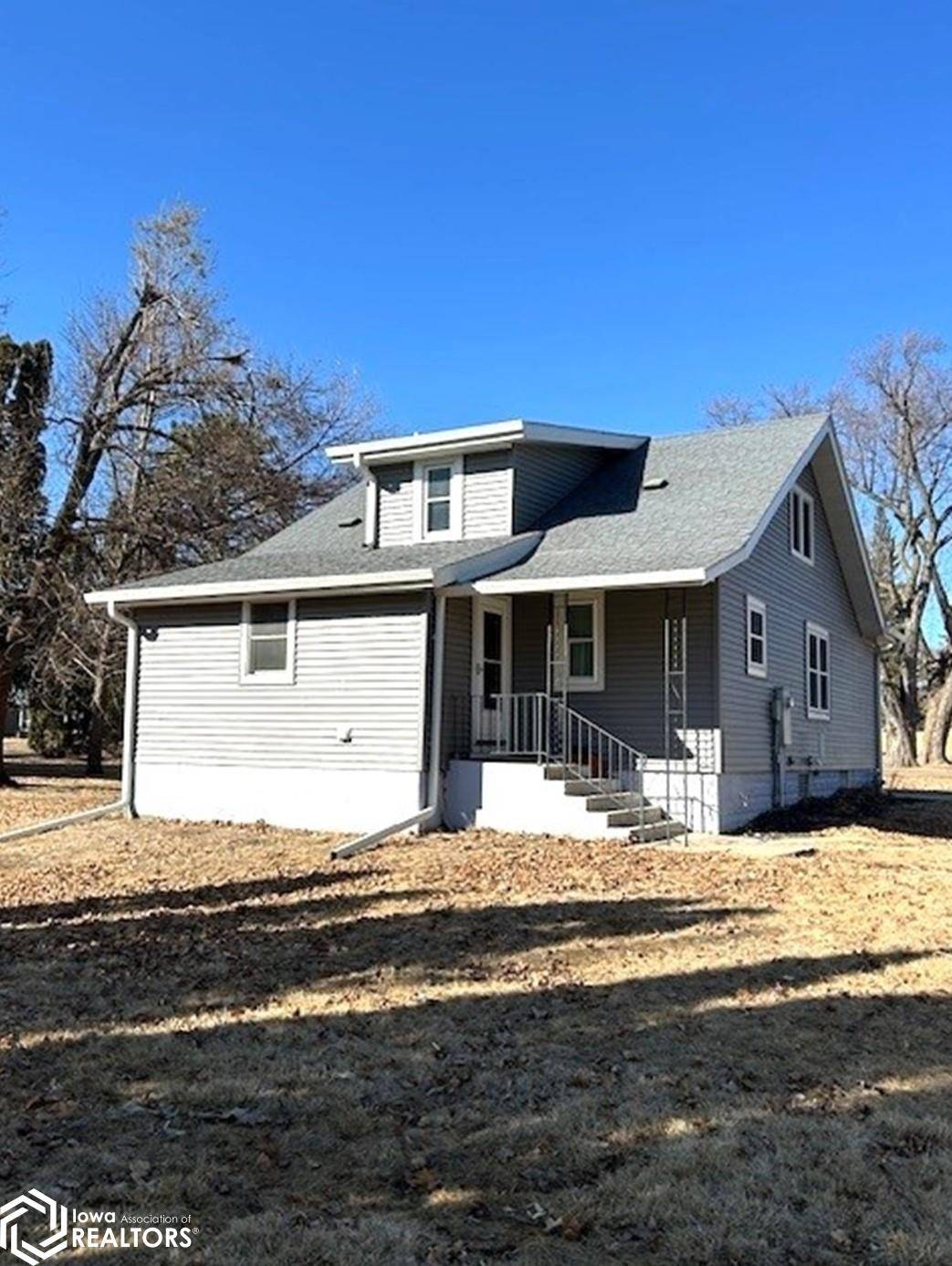 Graettinger, IA 51342,506 W Robins St
