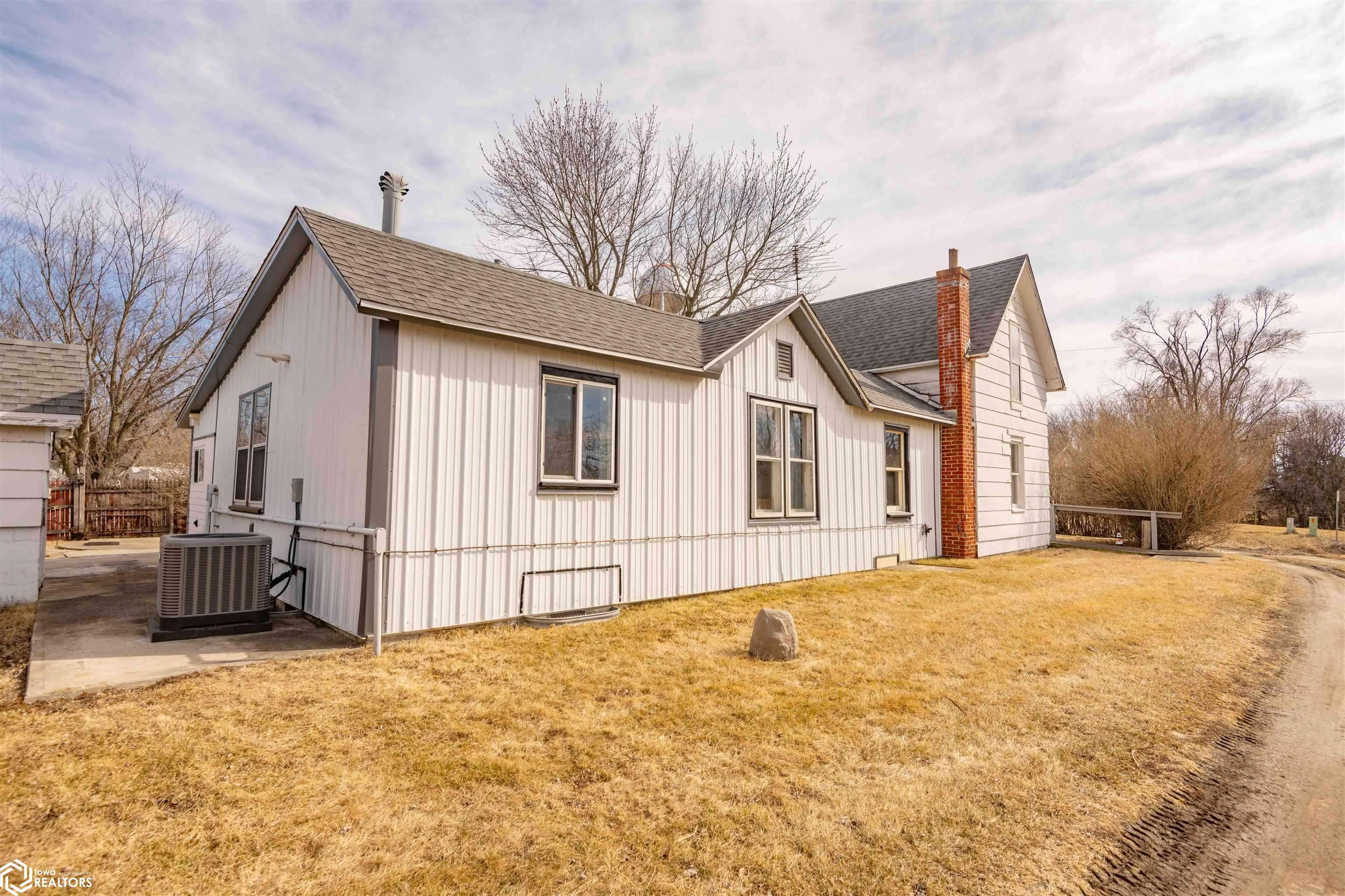 Blakesburg, IA 52536,7399 235th St
