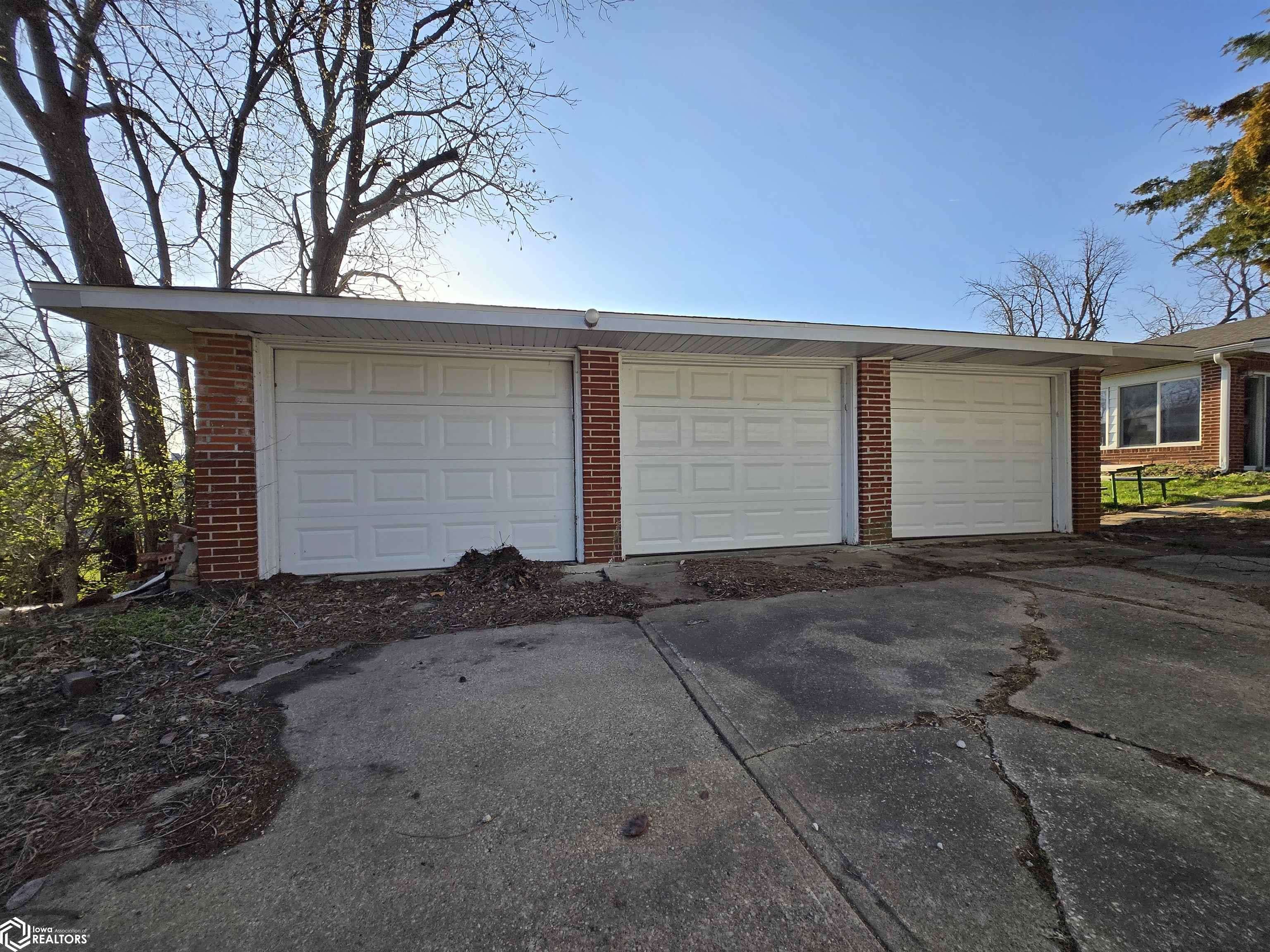 Albia, IA 52531,422 Benton Ave W