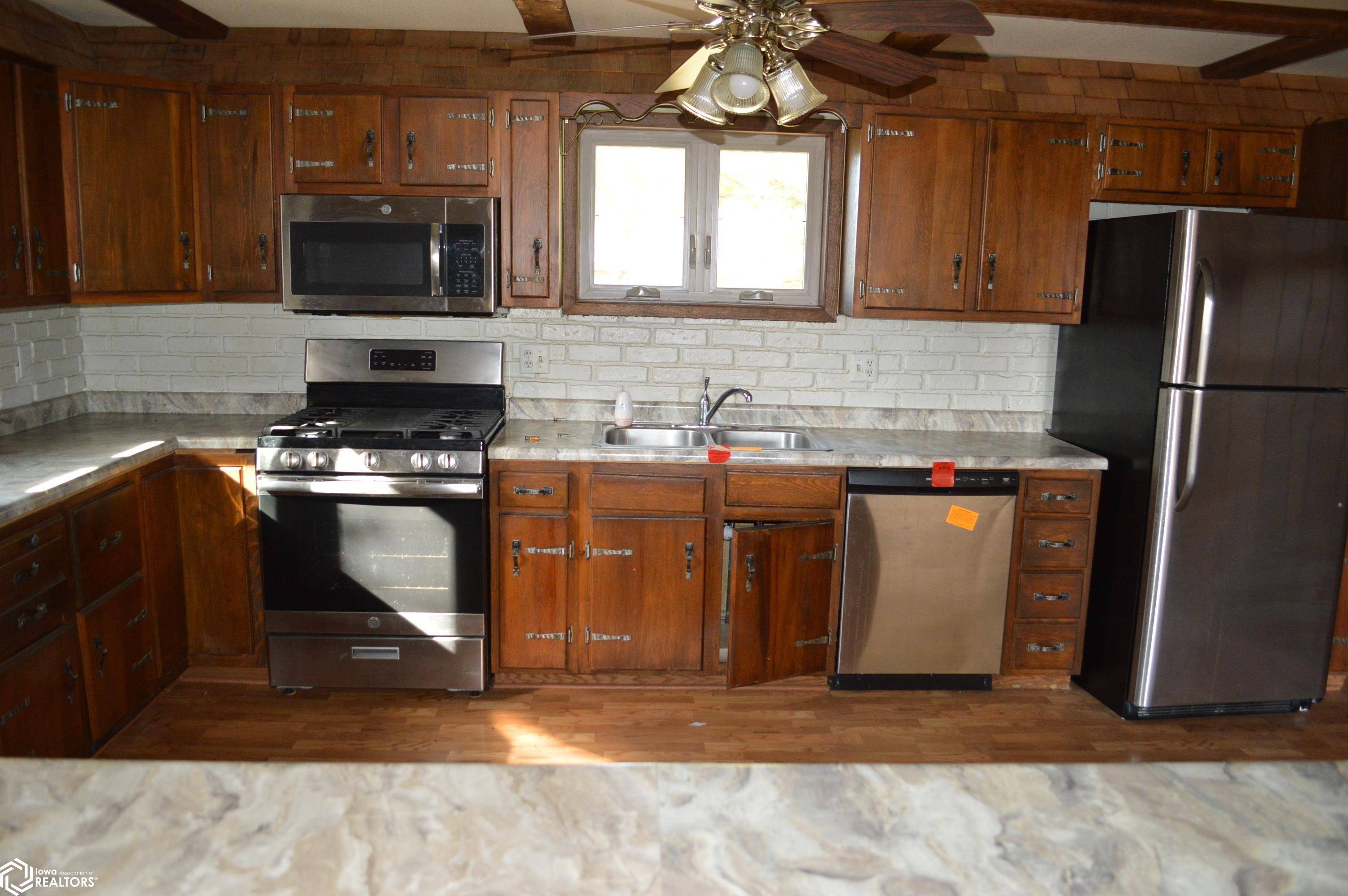 Mason City, IA 50401,659 3rd Pl SE