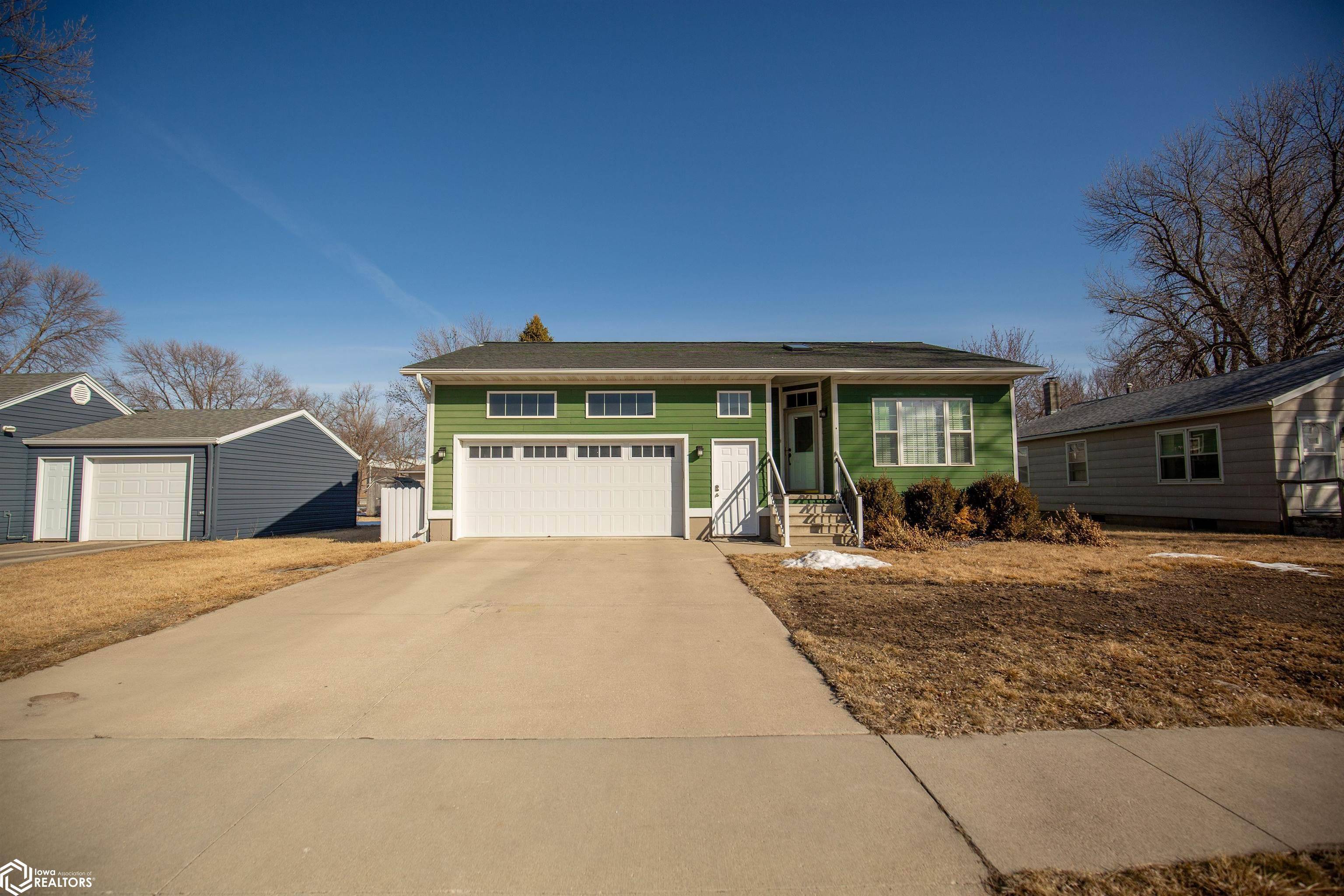 Algona, IA 50511,1709 E Poplar St