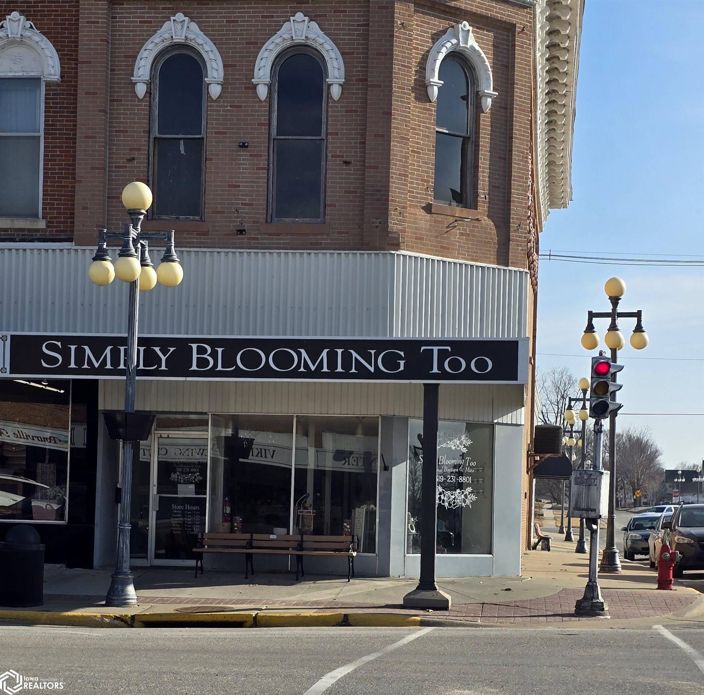 Vinton, IA 52349,122 W 4th St