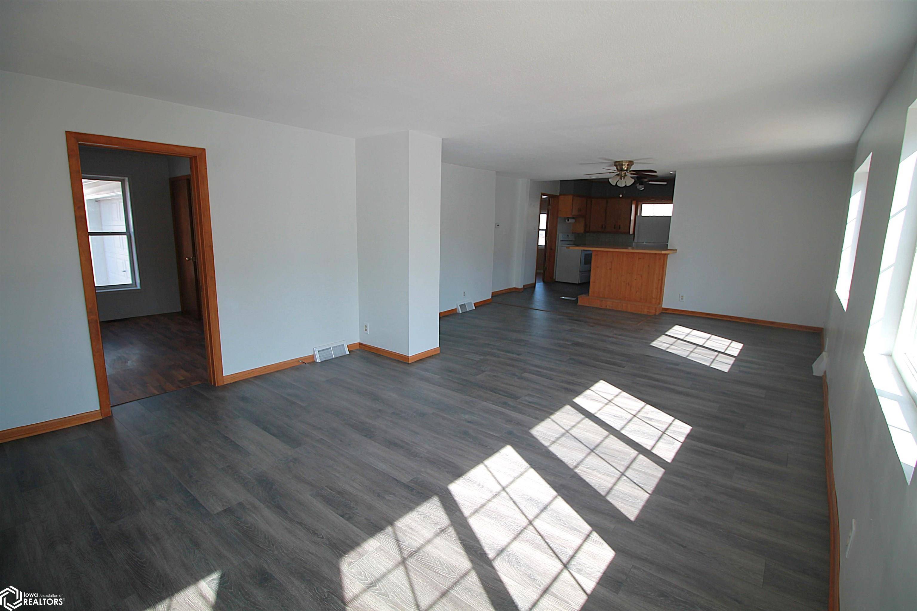 Clarinda, IA 51632,109 N 17th St