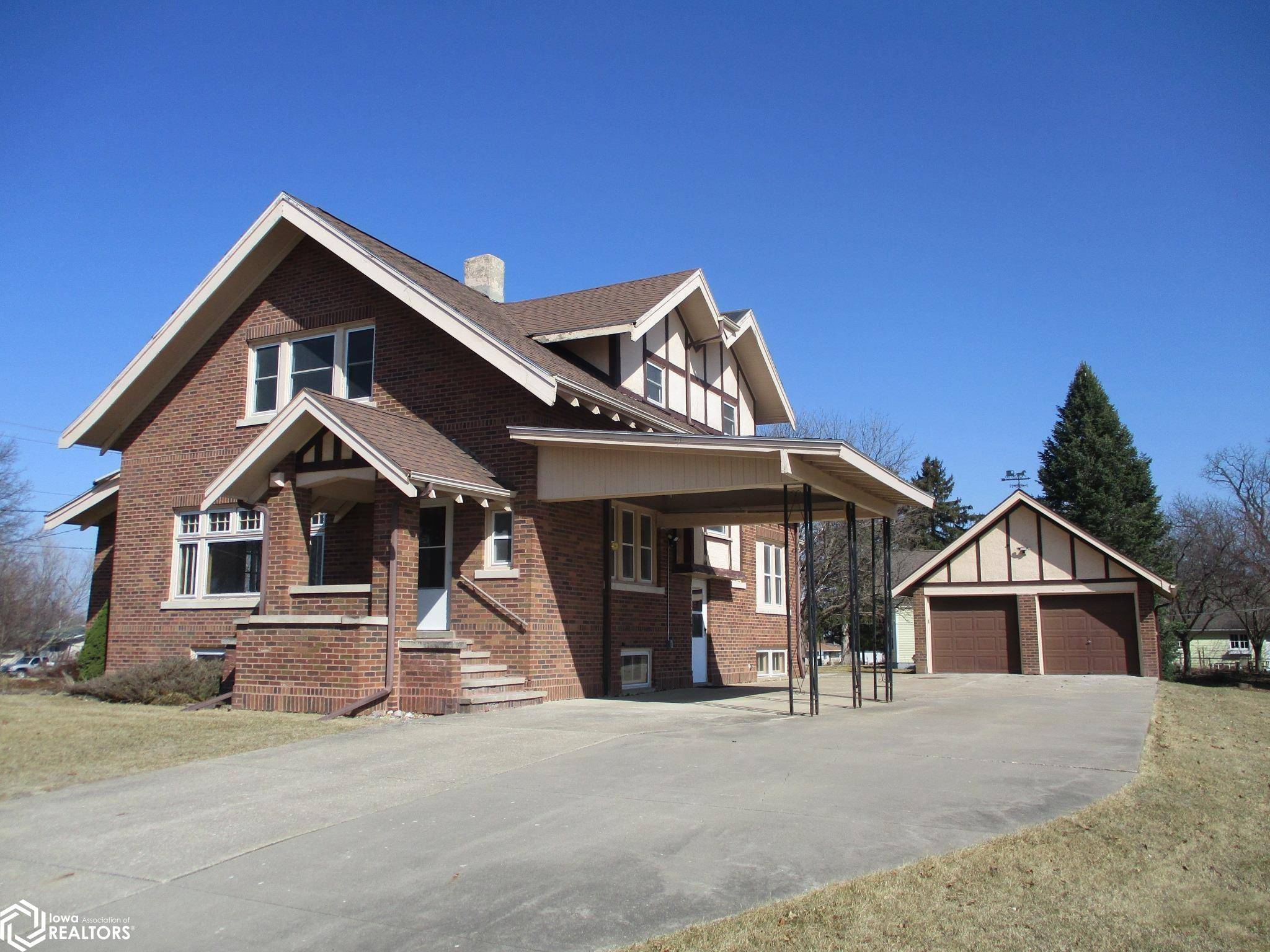 Dysart, IA 52224,702 S Main St