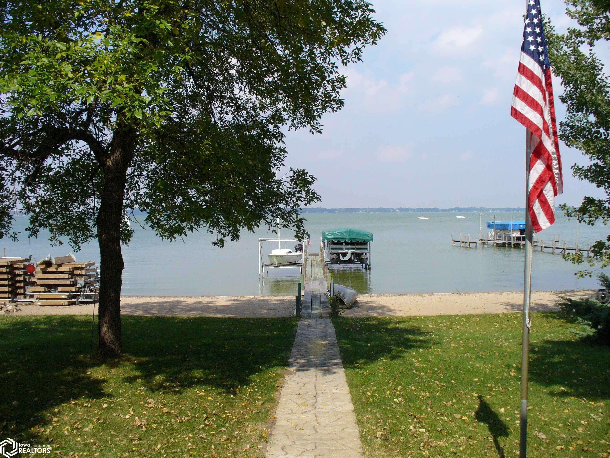 Clear Lake, IA 50428,5882 S Shore Dr