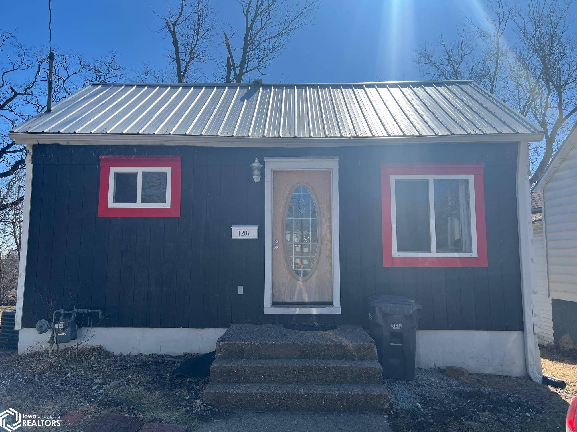 Burlington, IA 52601,1207 Patterson St