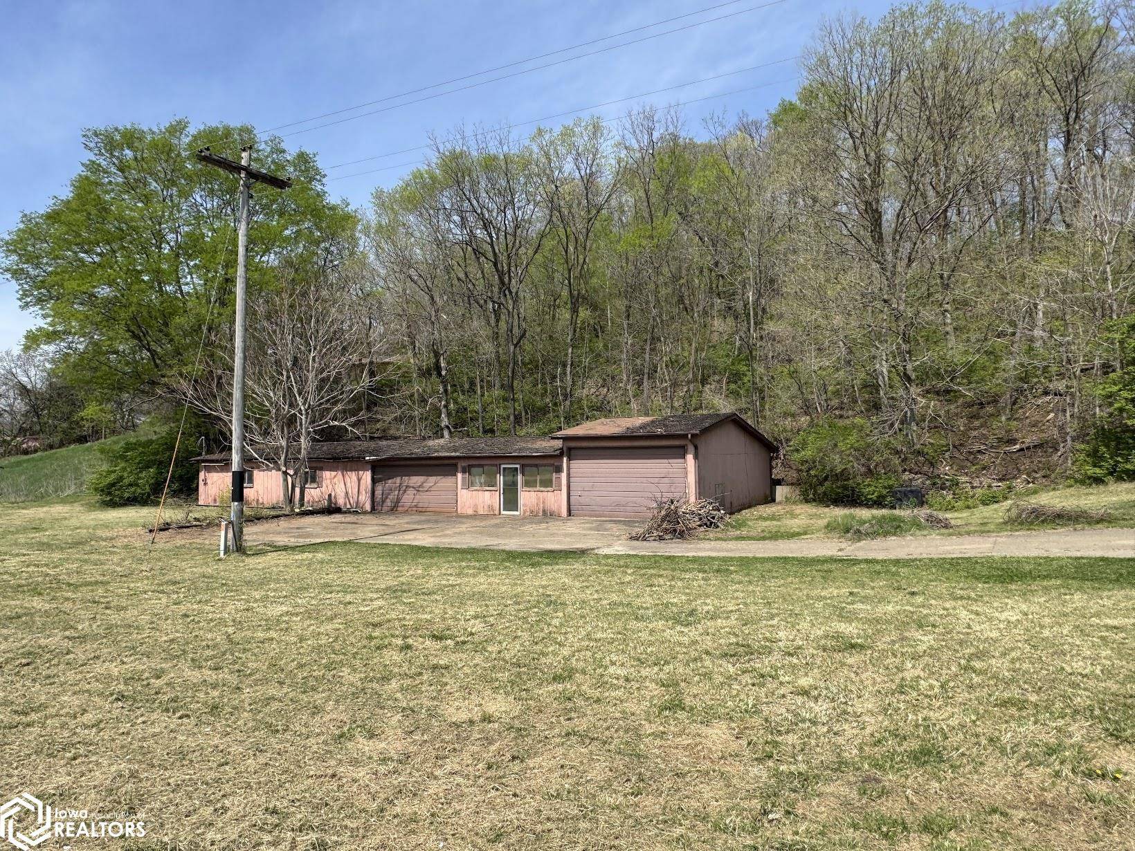 Burlington, IA 52601,12439 Dmc Highway 99