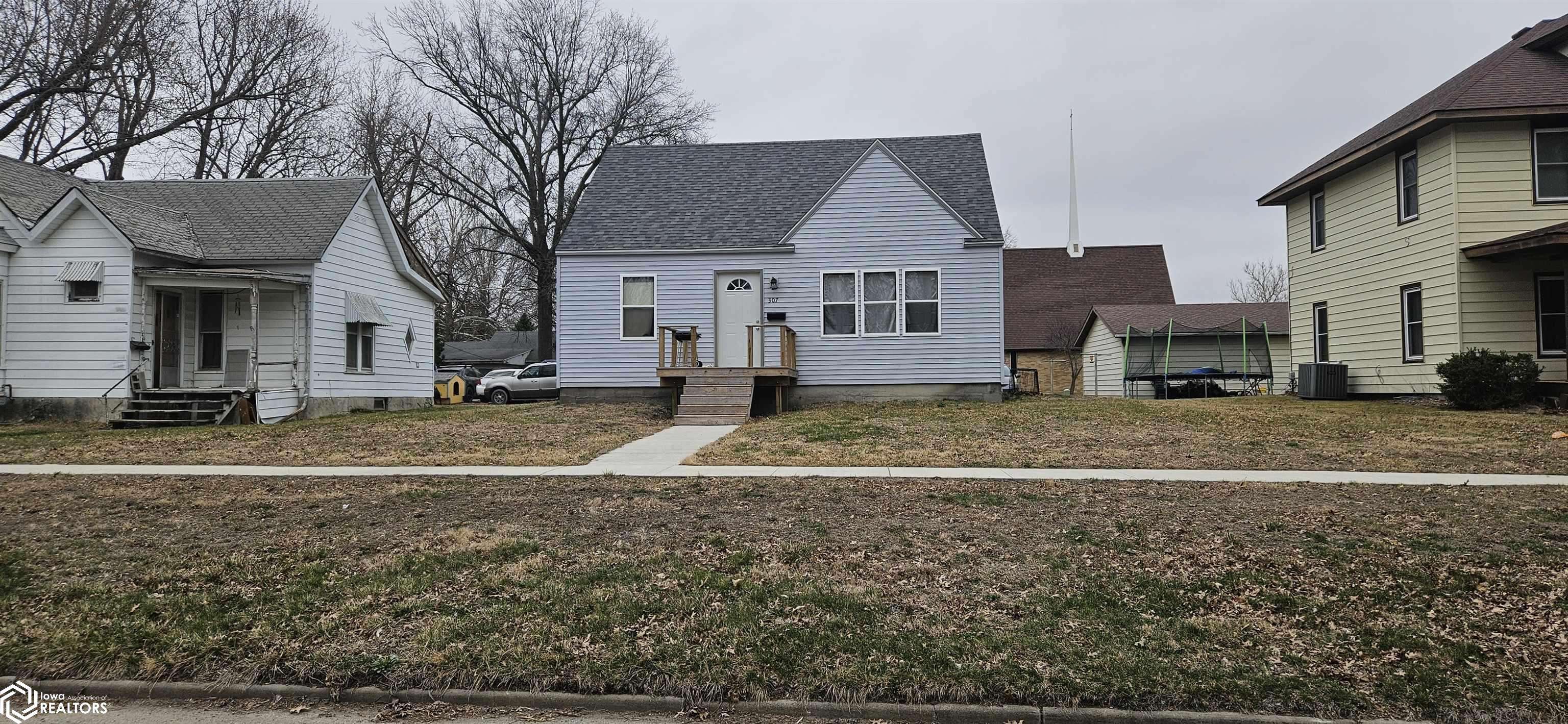 Lamoni, IA 50140,307 N Linden St