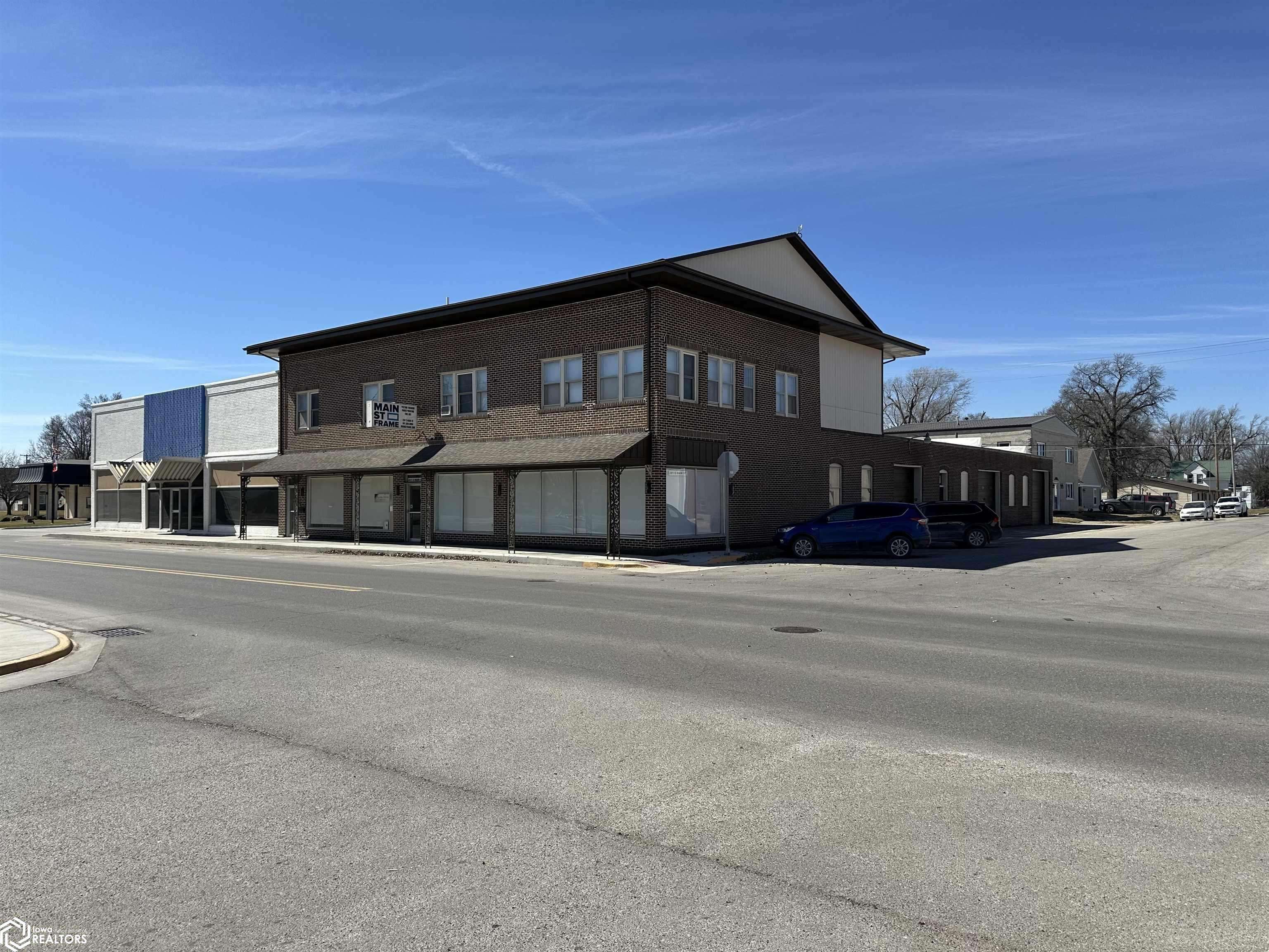 Albia, IA 52531,201 S Main St