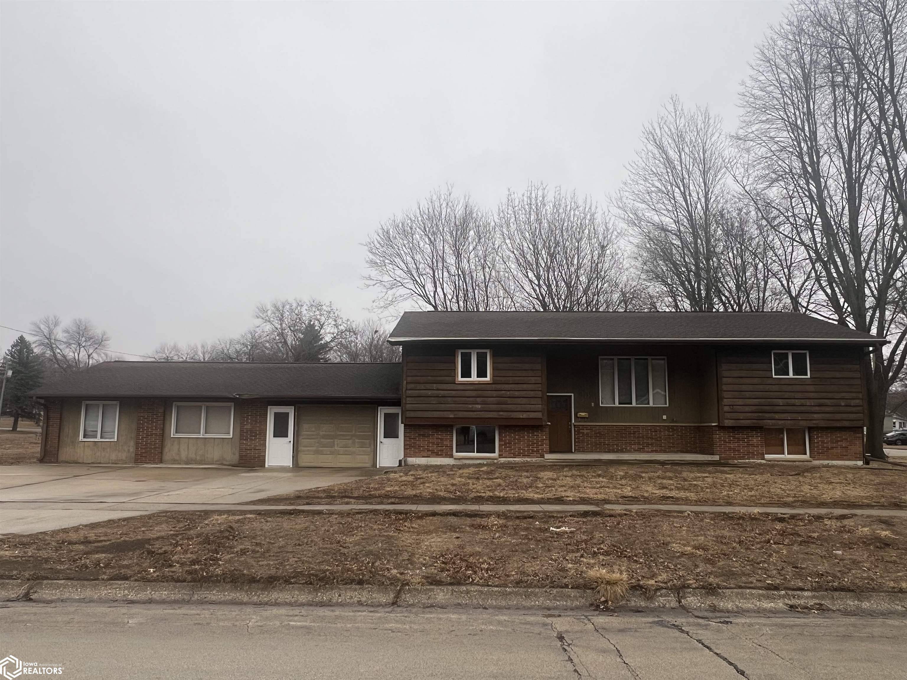 Humboldt, IA 50548,309 8th St S